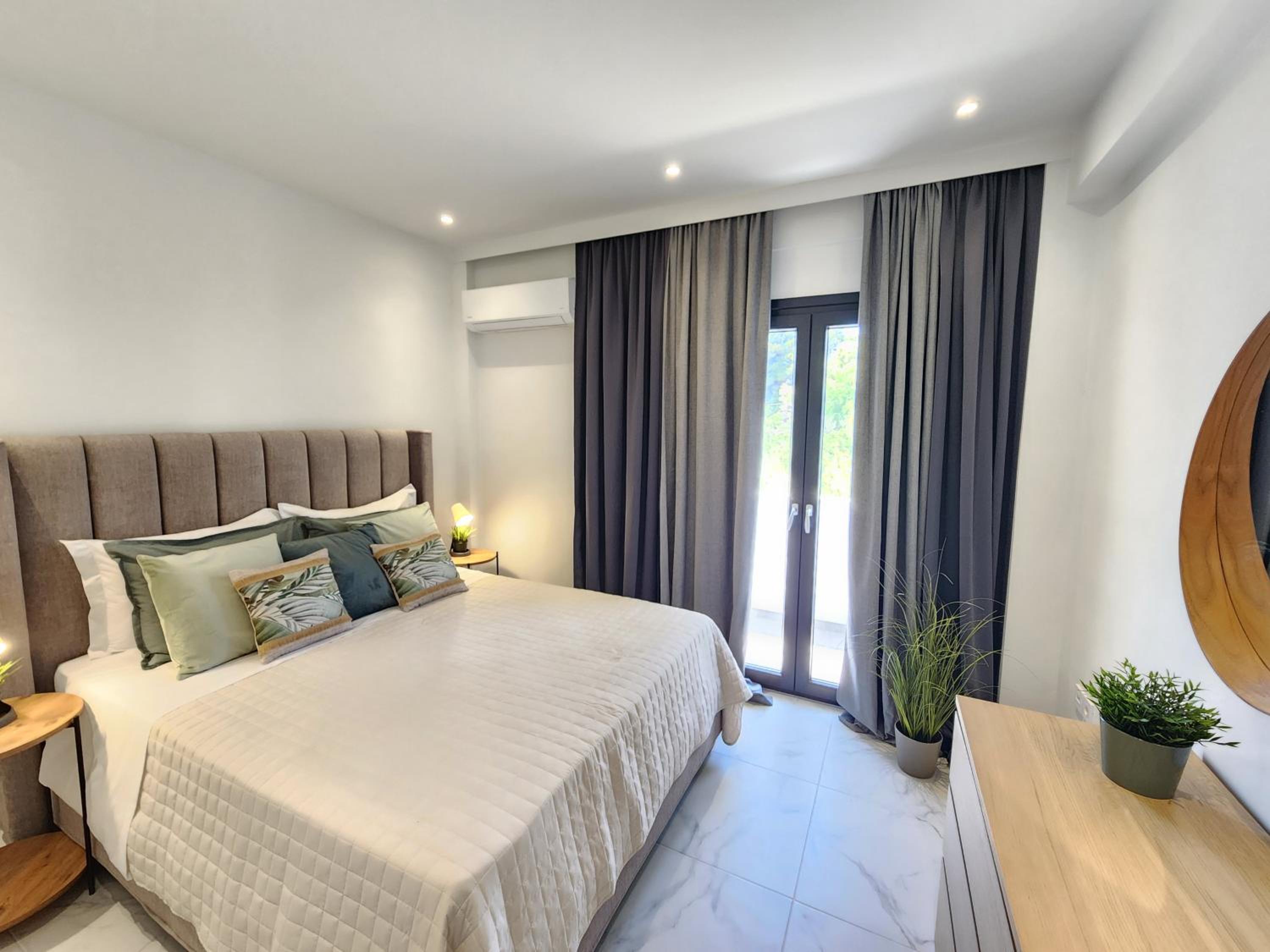 Miracle Luxury Suites