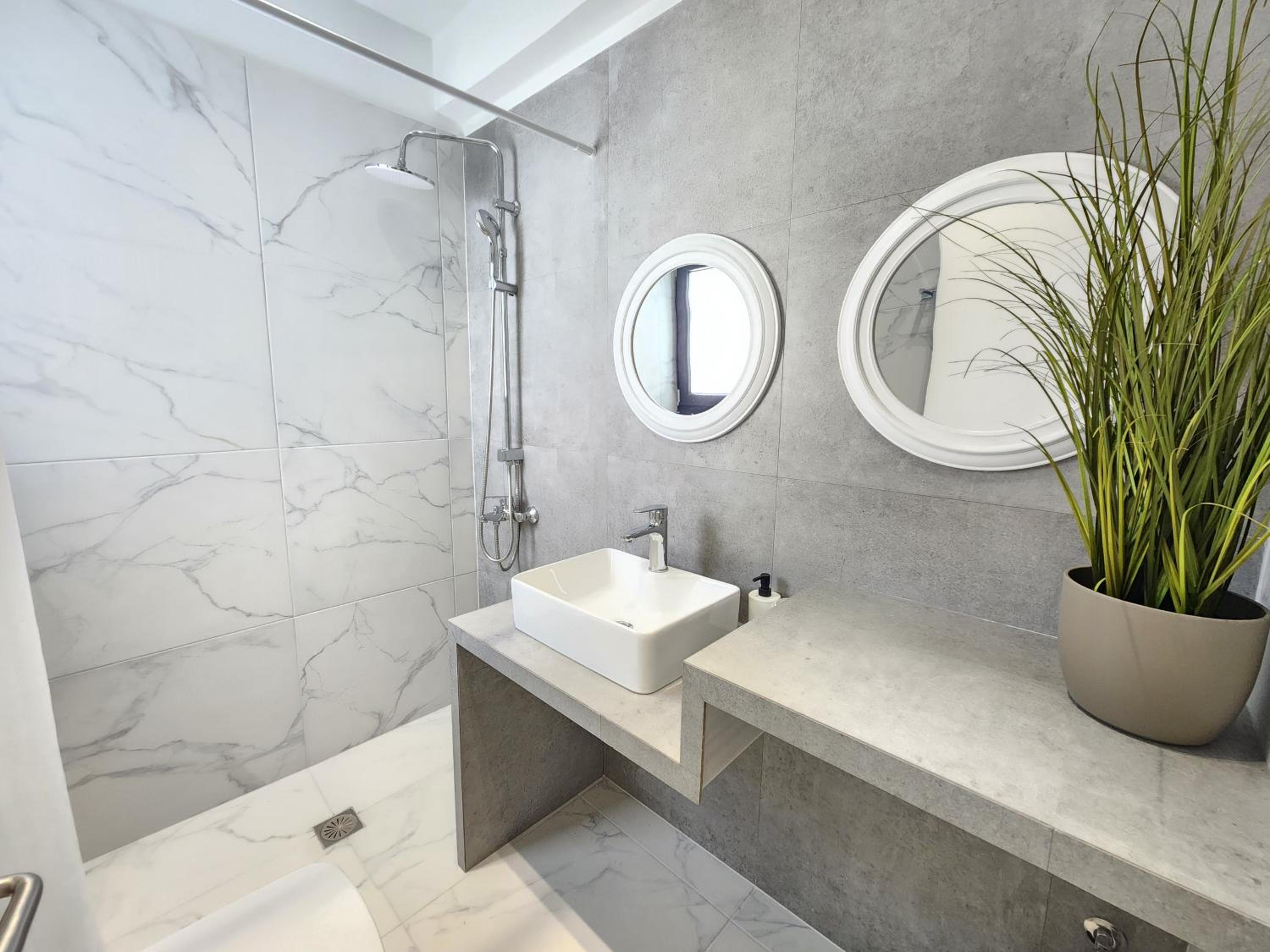 Miracle Luxury Suites