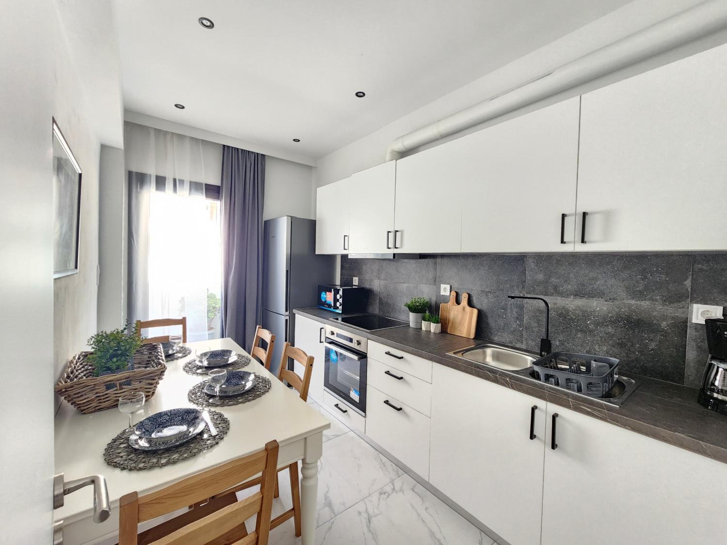Miracle Luxury Suites