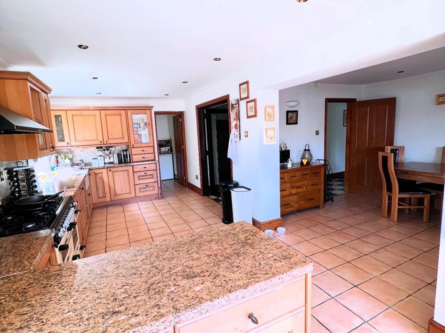 DAINTY HOME STAY - 6 BDR Contractors, Family & Group