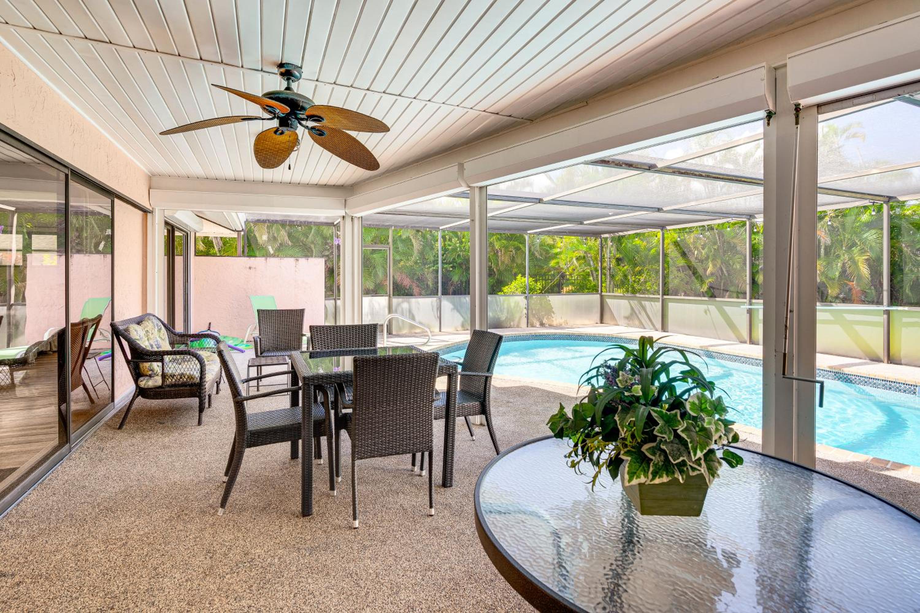 1 Mi to Golf! Family Getaway with Pool in Fort Myers