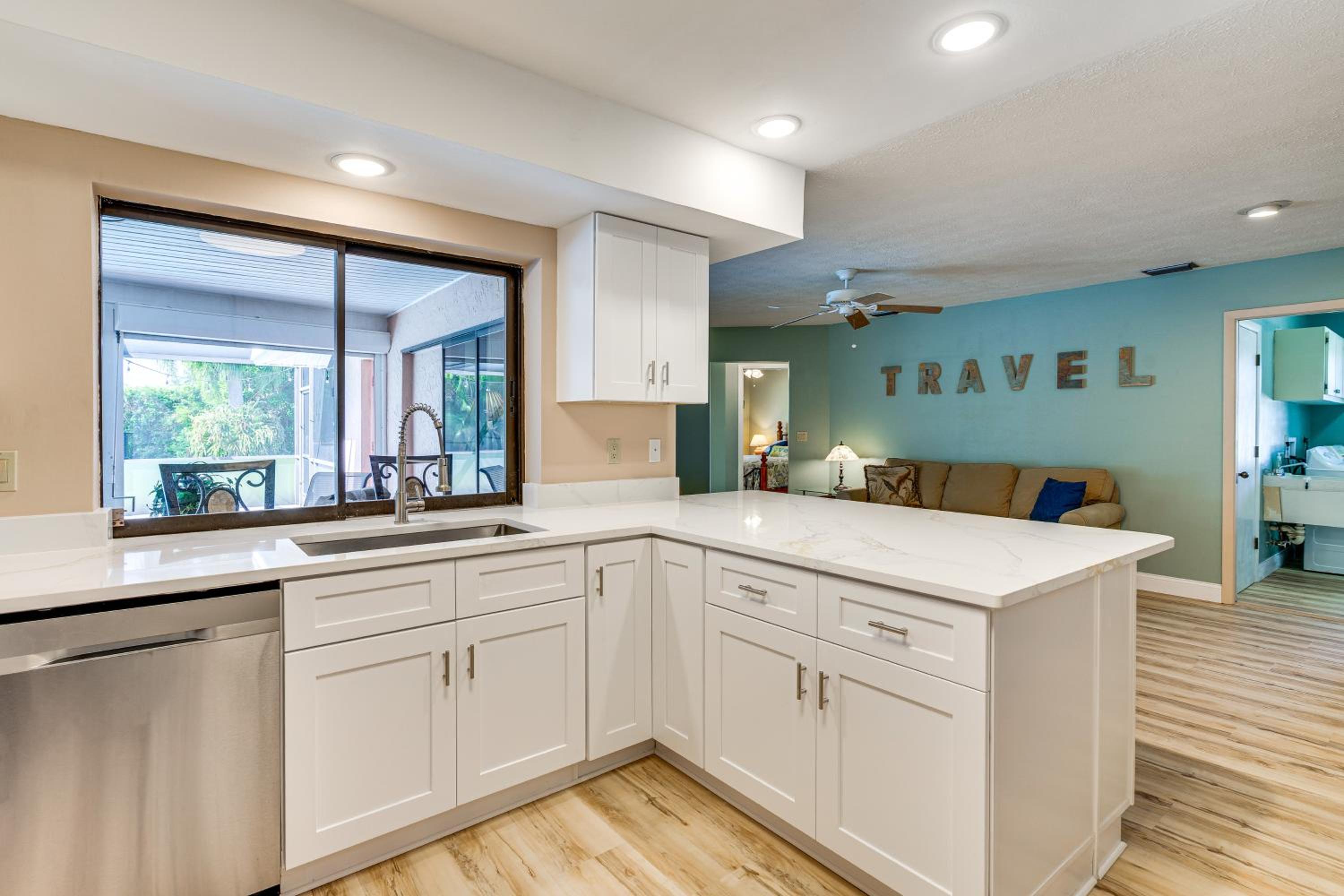 1 Mi to Golf! Family Getaway with Pool in Fort Myers
