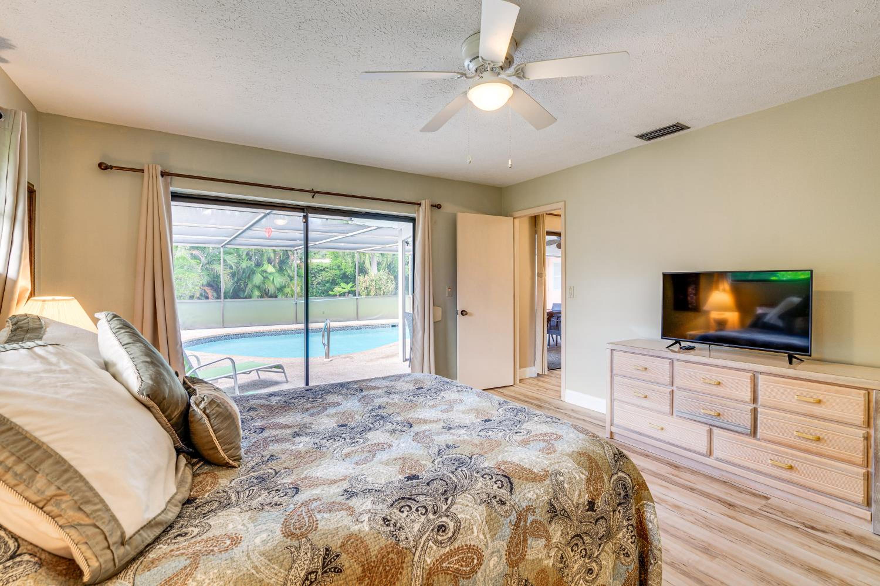 1 Mi to Golf! Family Getaway with Pool in Fort Myers