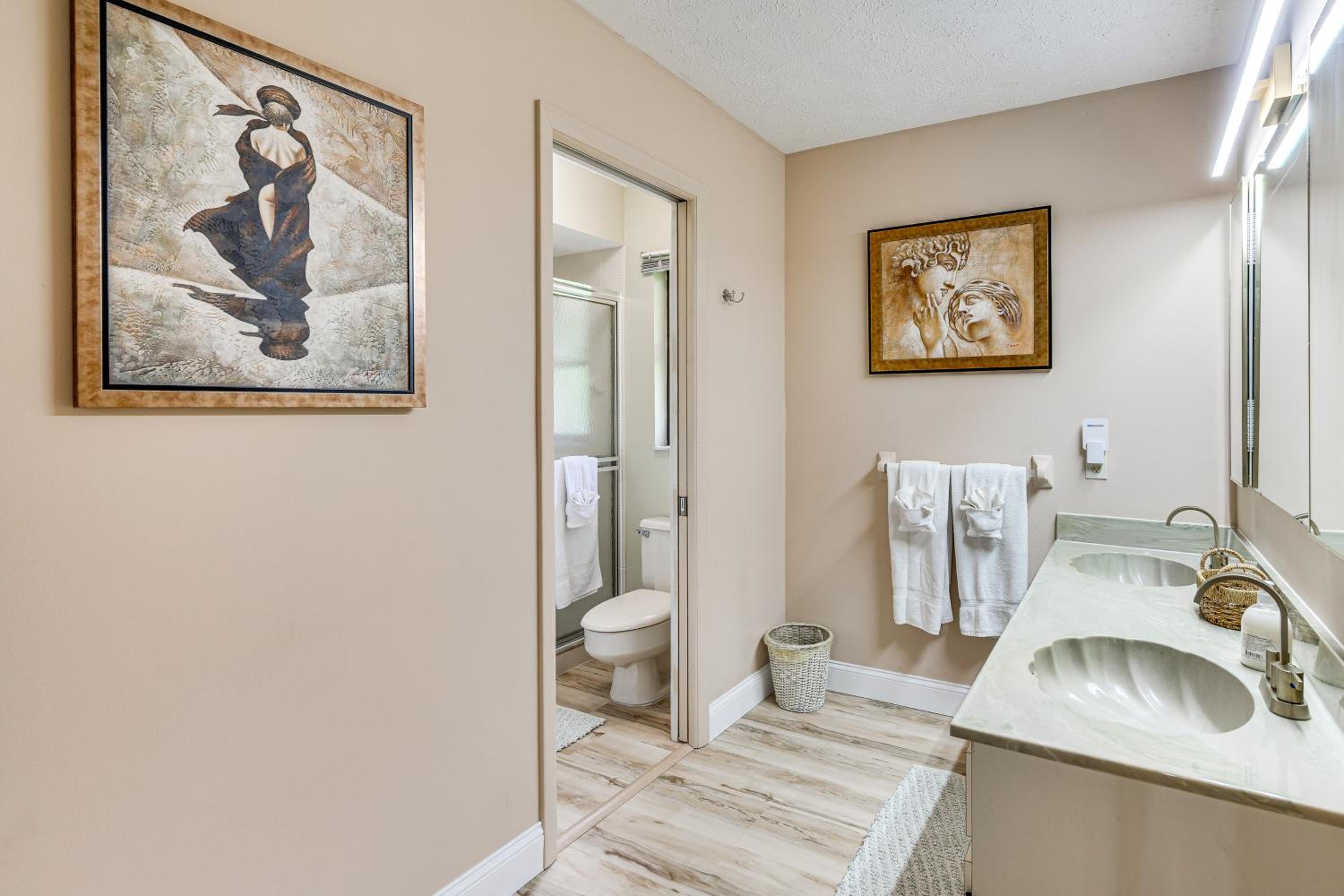 1 Mi to Golf! Family Getaway with Pool in Fort Myers