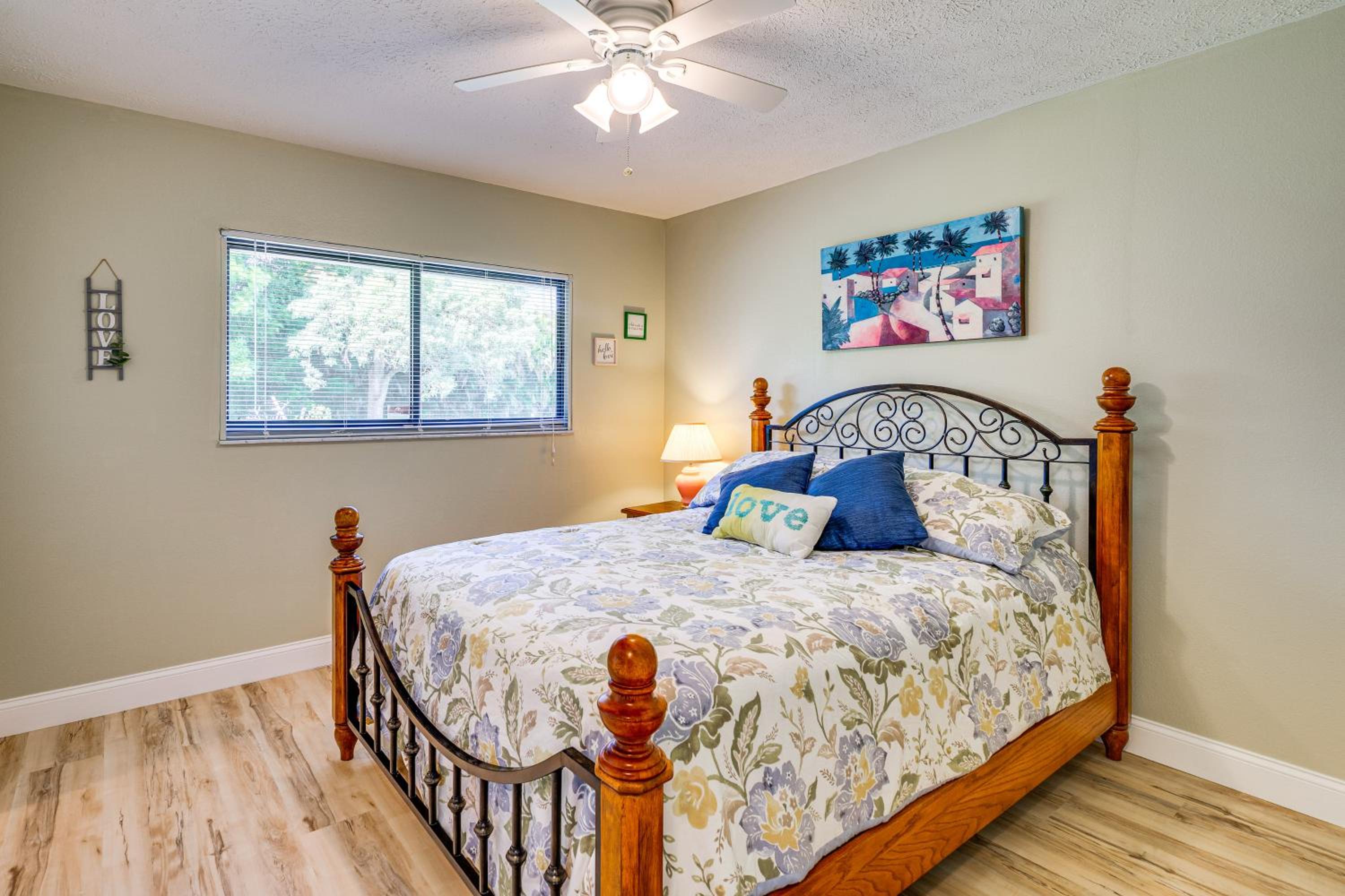 1 Mi to Golf! Family Getaway with Pool in Fort Myers