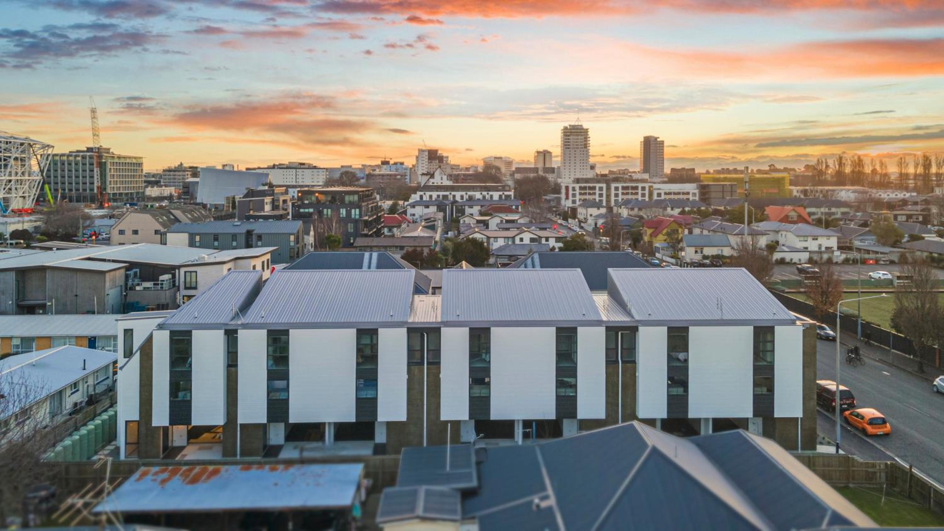 3 Bedroom, 3 Bathroom Townhouse with Garage - in CHCH CBD
