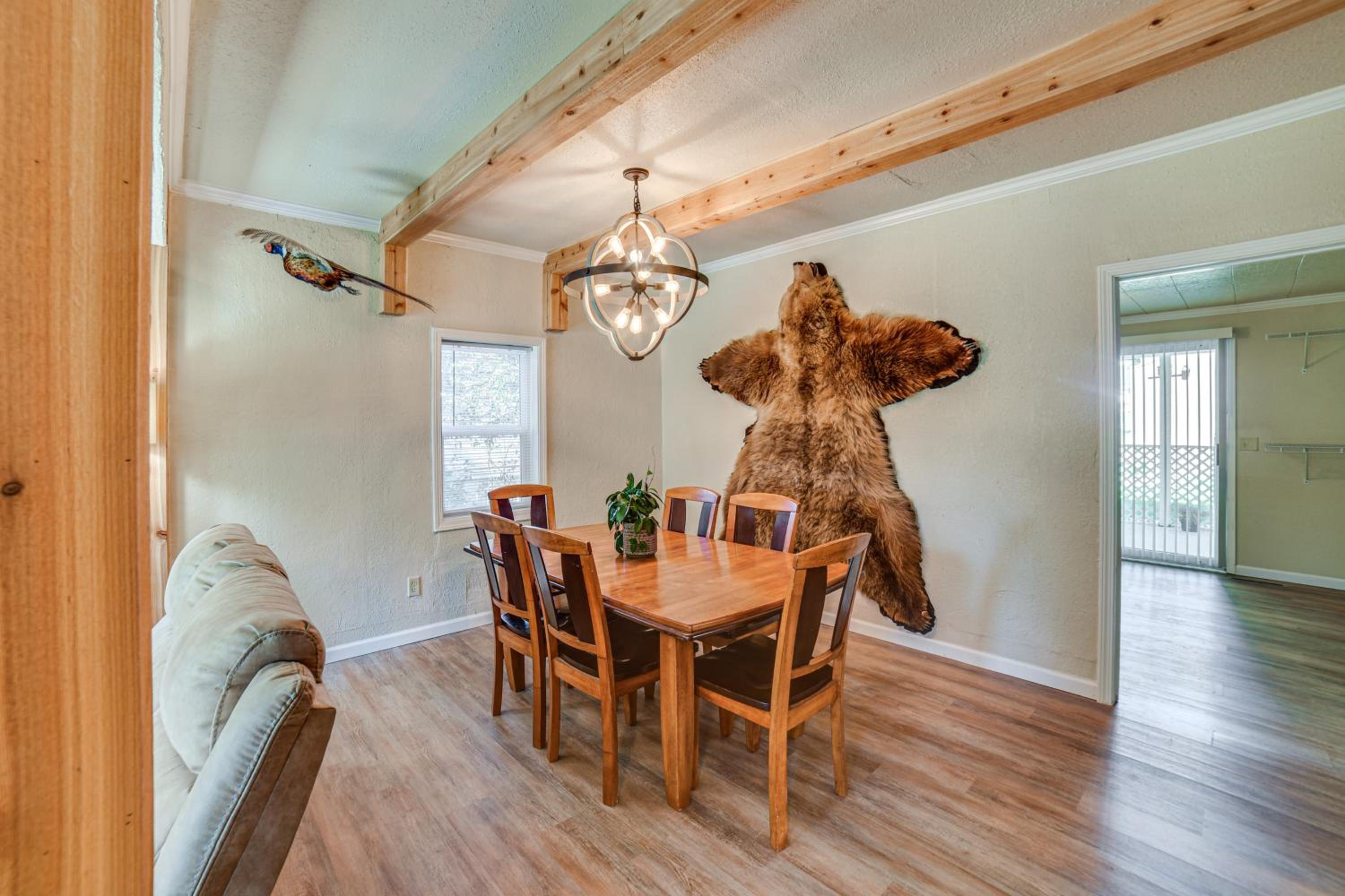 Walk to River Oacoma Home with Dog-Friendly Yard!