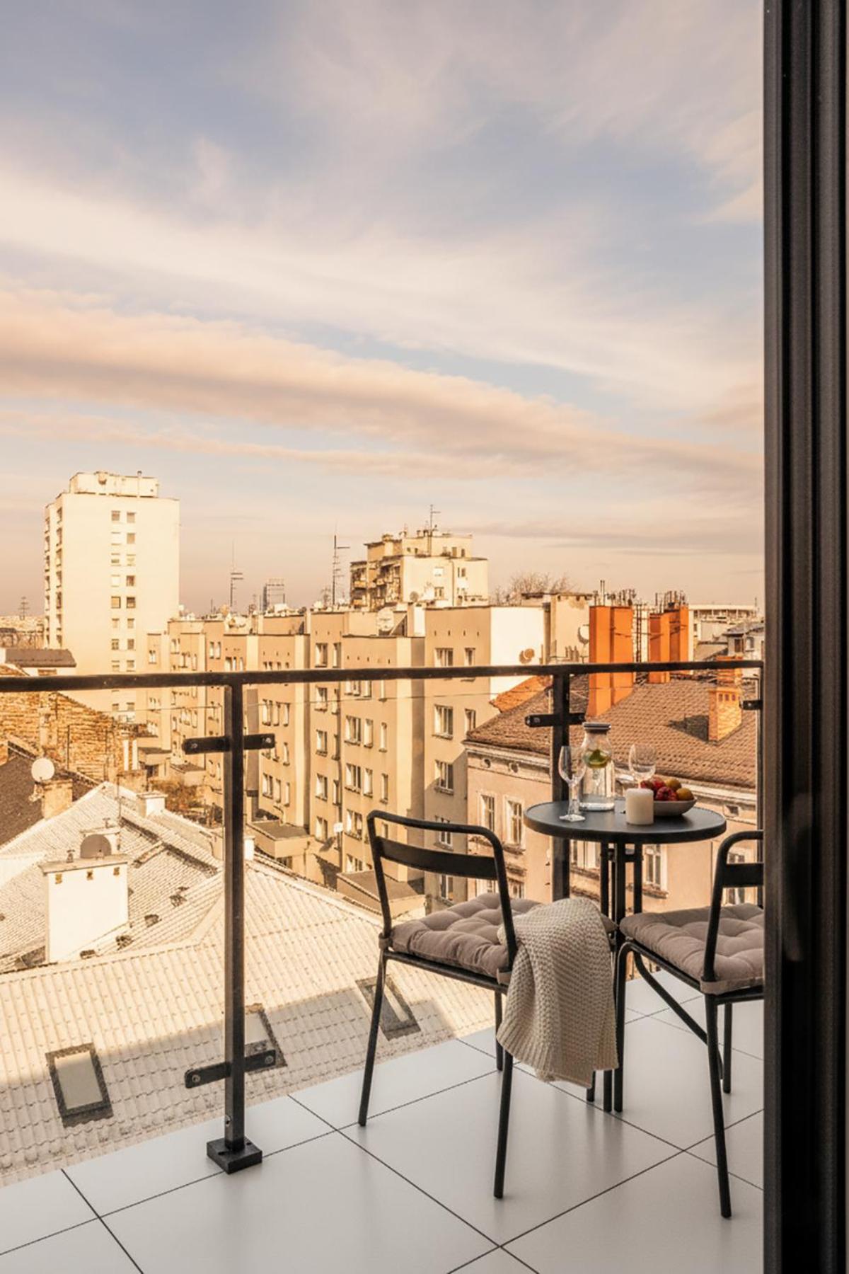 Rooftop Apartment with Terrace by T