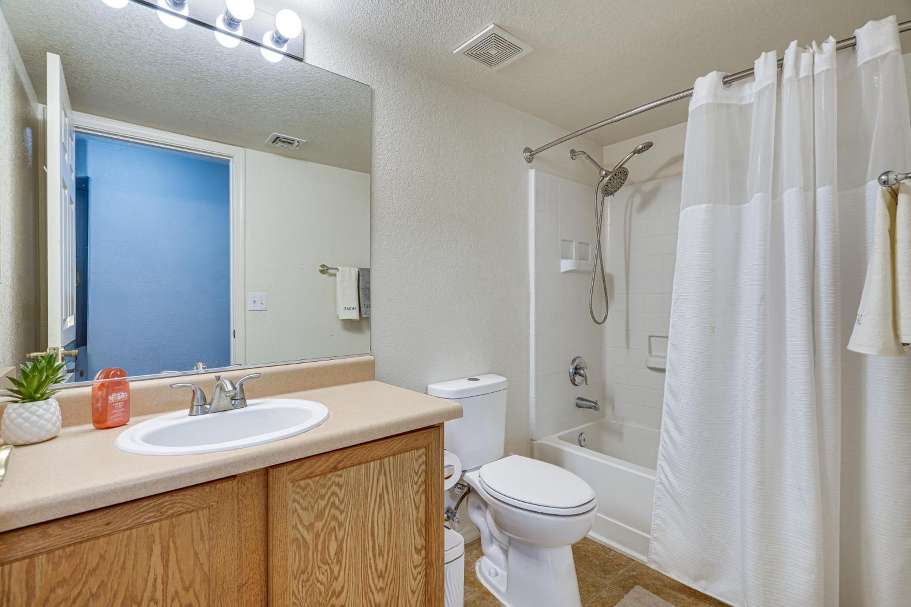 Private Pool and Family Fun Desert Oasis in Tucson!