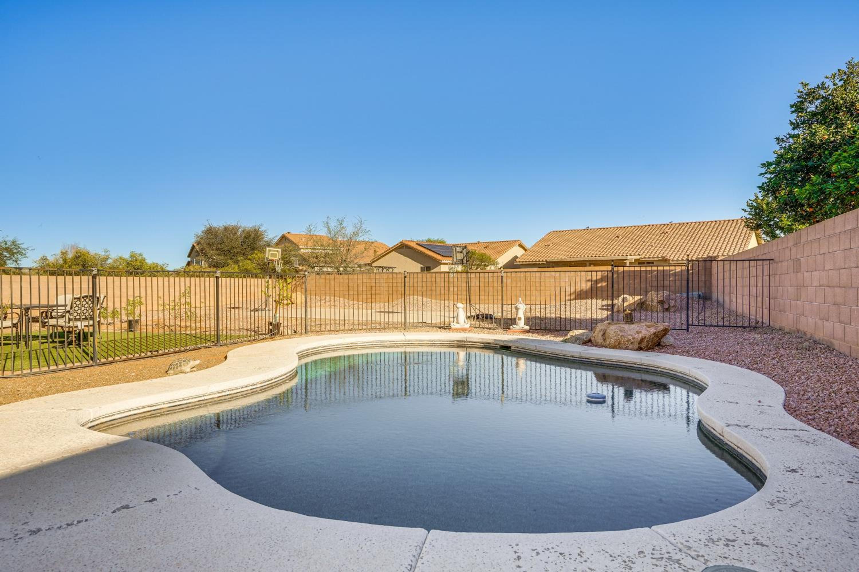 Private Pool and Family Fun Desert Oasis in Tucson!