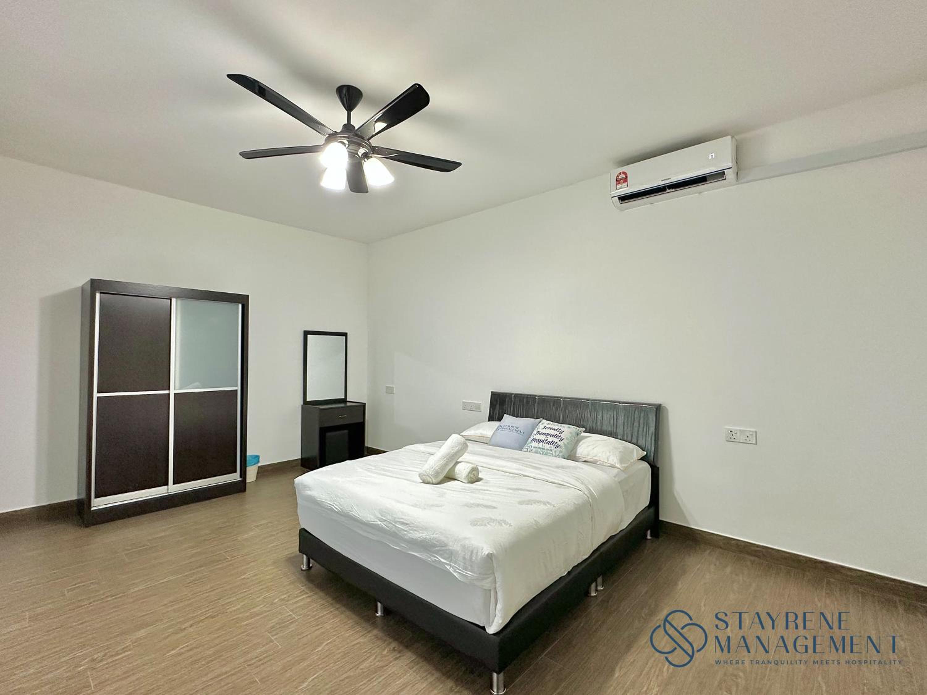 Casa Forest Modern Suites at Forest City JB