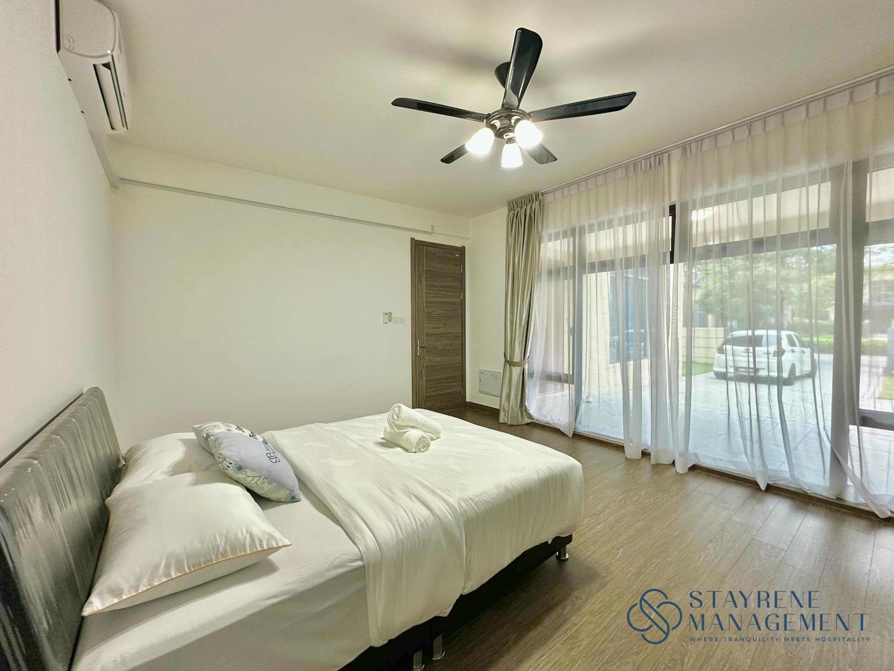 Casa Forest Modern Suites at Forest City JB