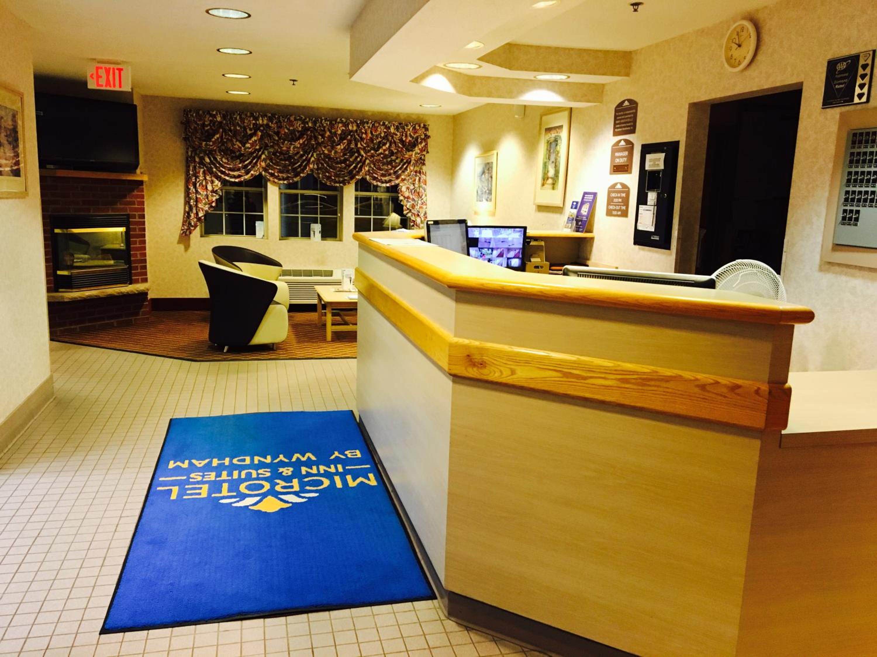 Microtel Inn & Suites by Wyndham Syracuse Baldwinsville view 5