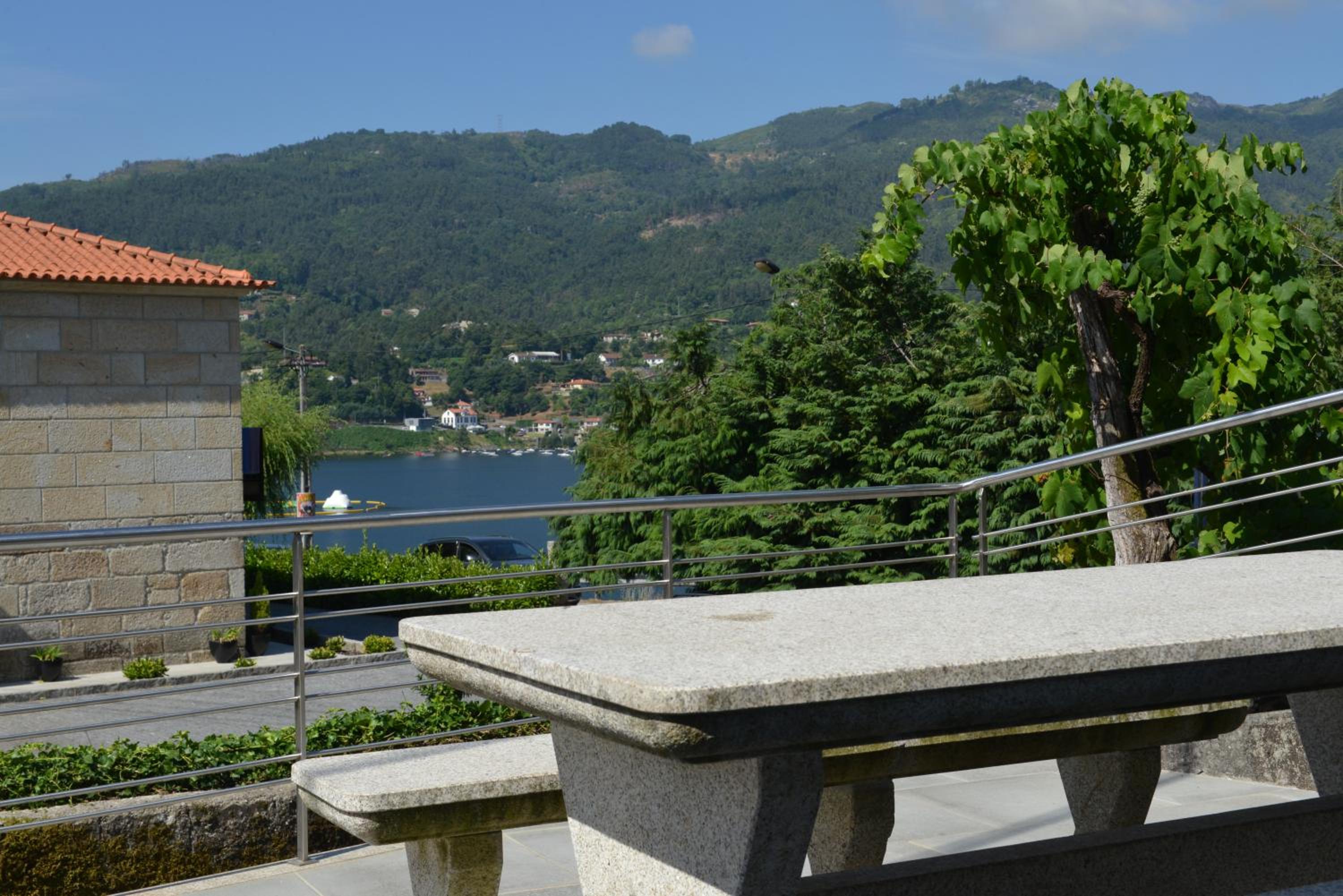 AL Vivenda Romantica Geres view 4