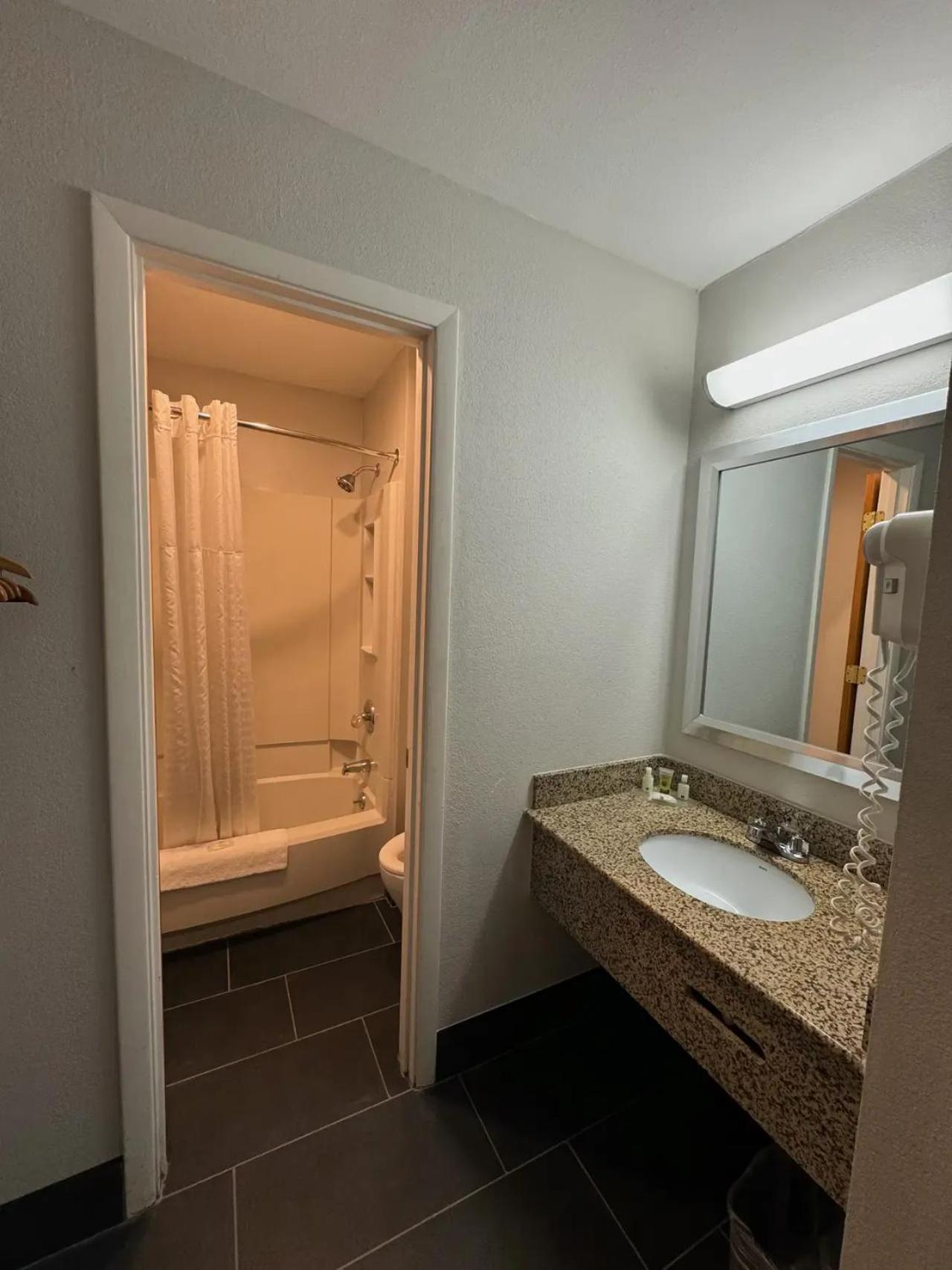 1734 West Hotel