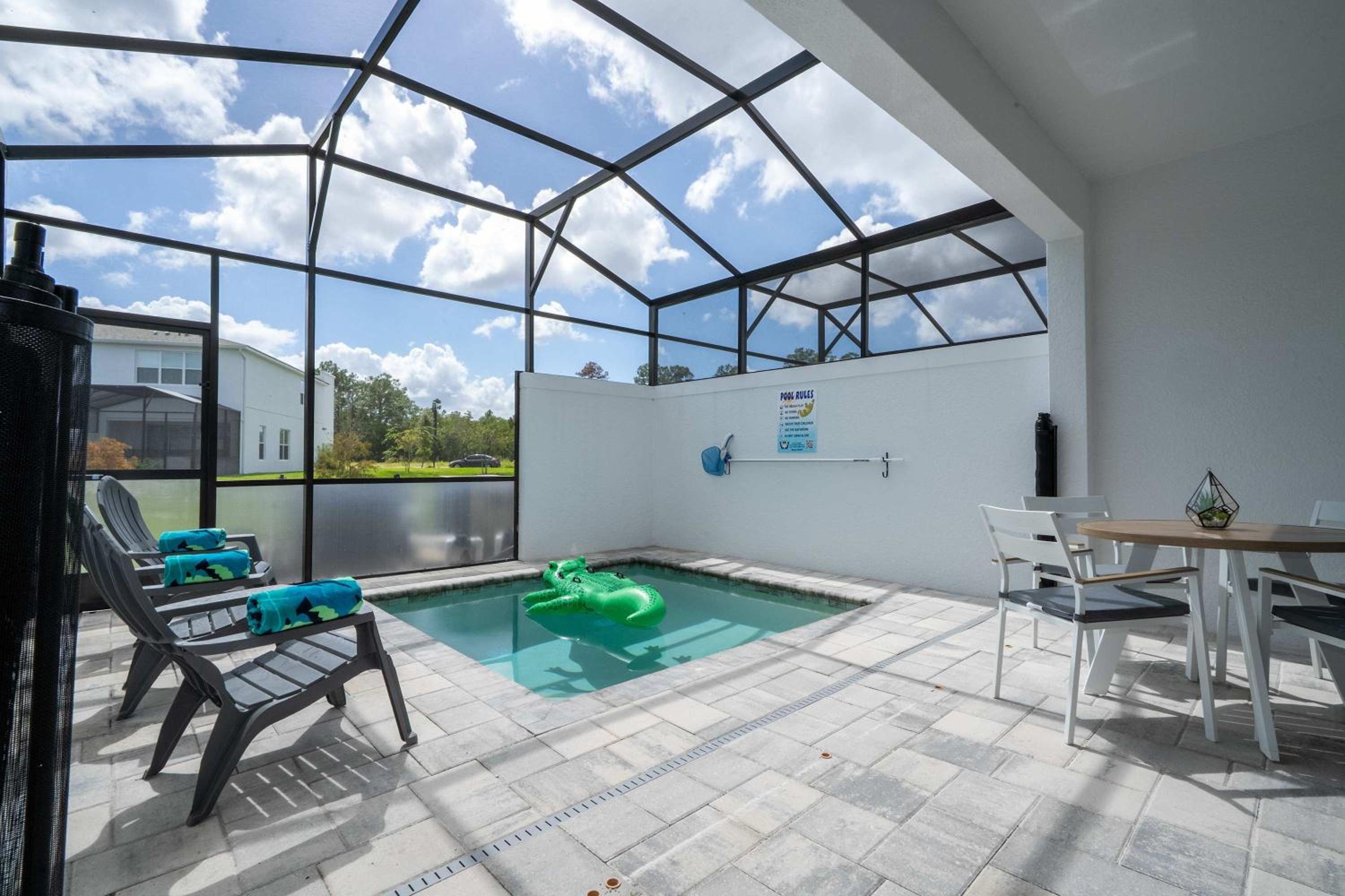 Modern 3Bd Screened Pool at Serenity Resort 17322