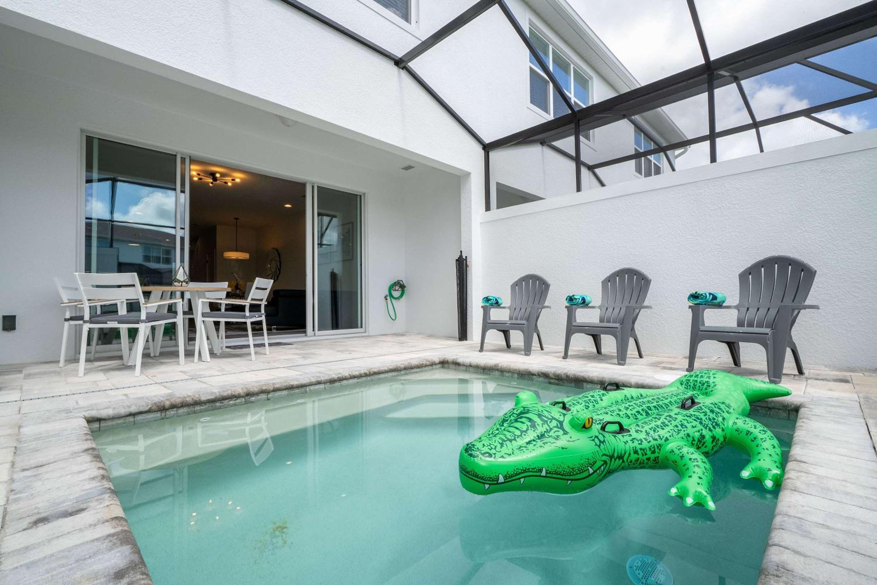 Modern 3Bd Screened Pool at Serenity Resort 17322
