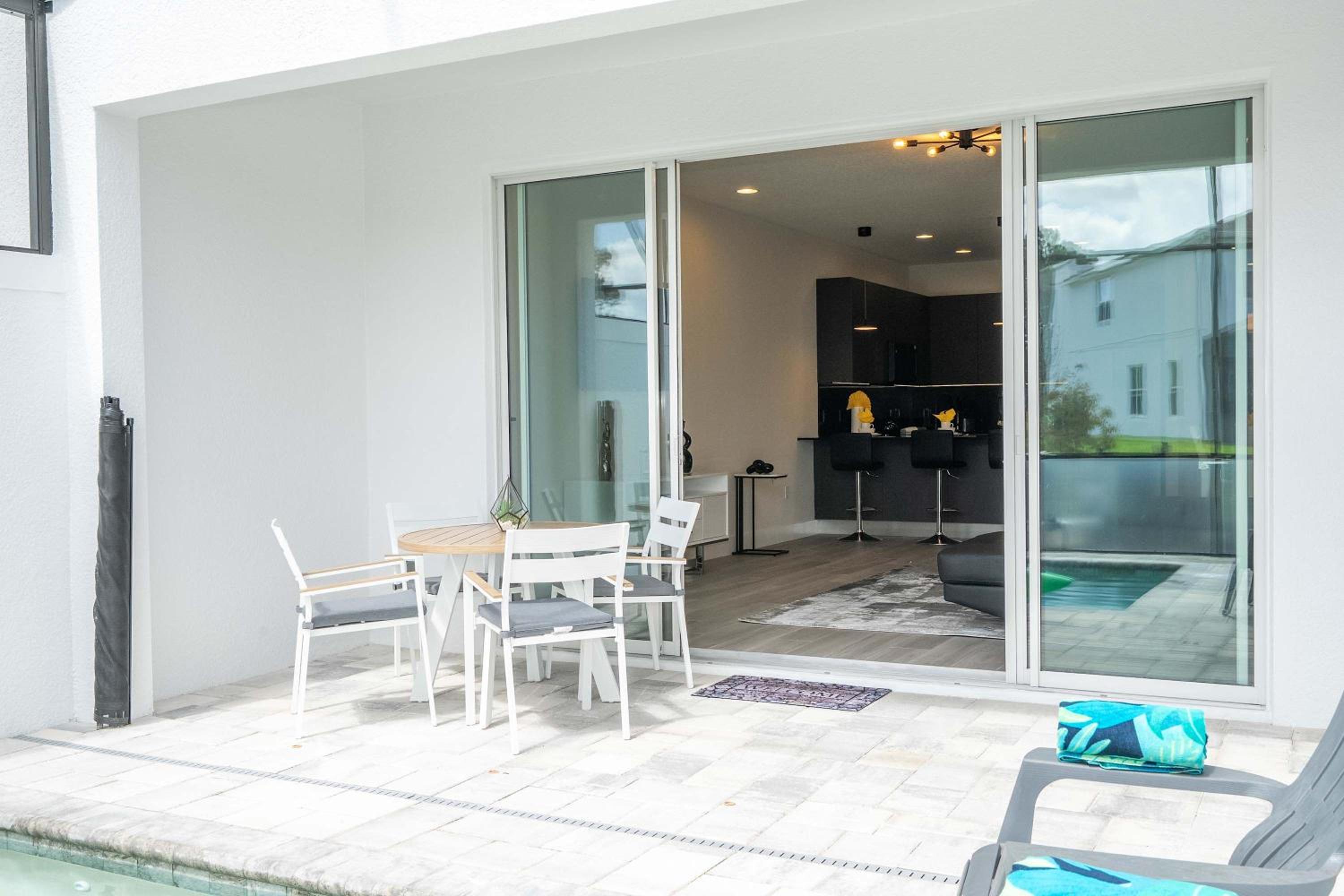 Modern 3Bd Screened Pool at Serenity Resort 17322