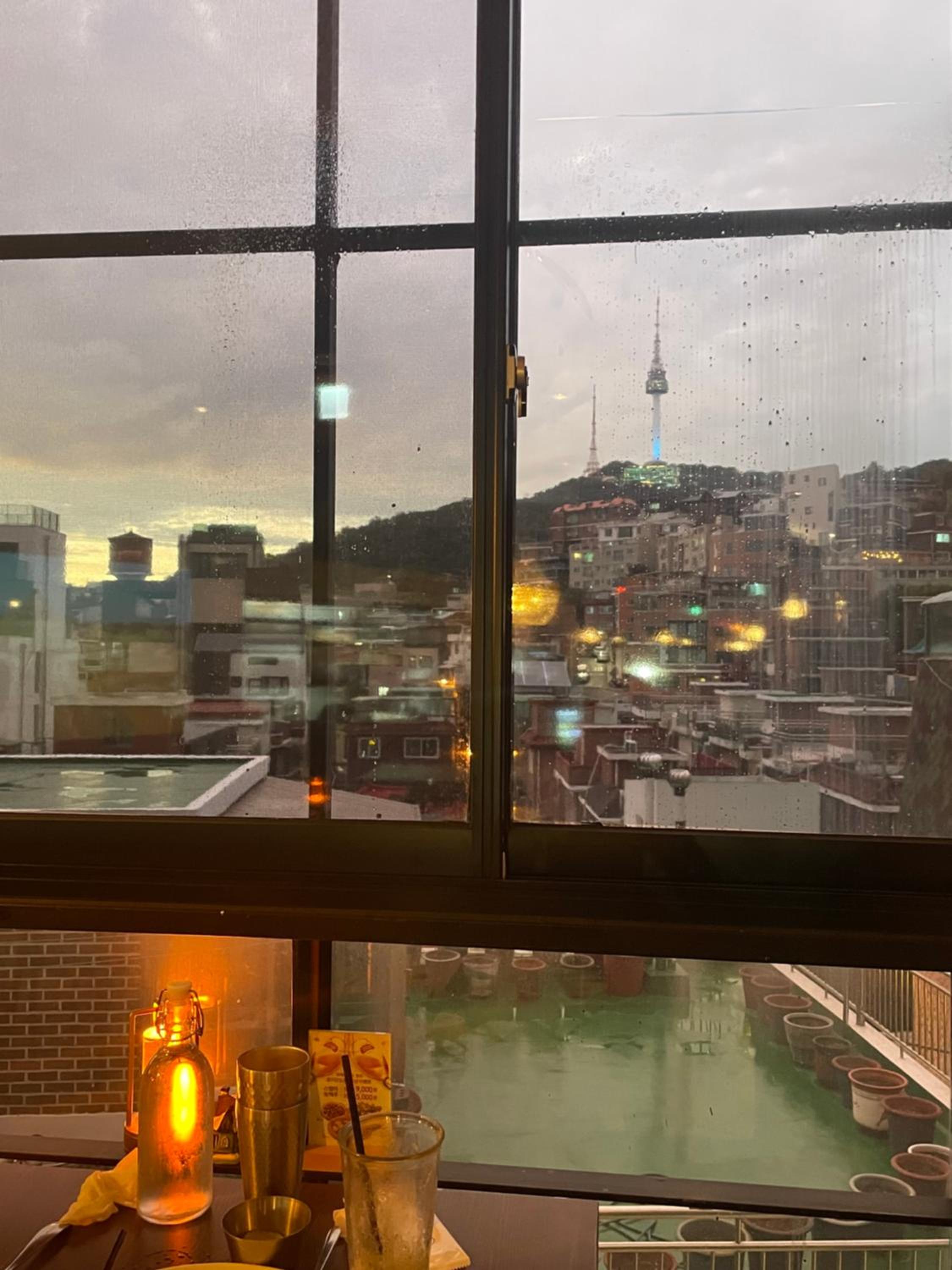 Itaewon Namsan House Free Hanbok Experience for Couples 10-min walk to Namsan Park 15-min walk to Noksapyeong Station