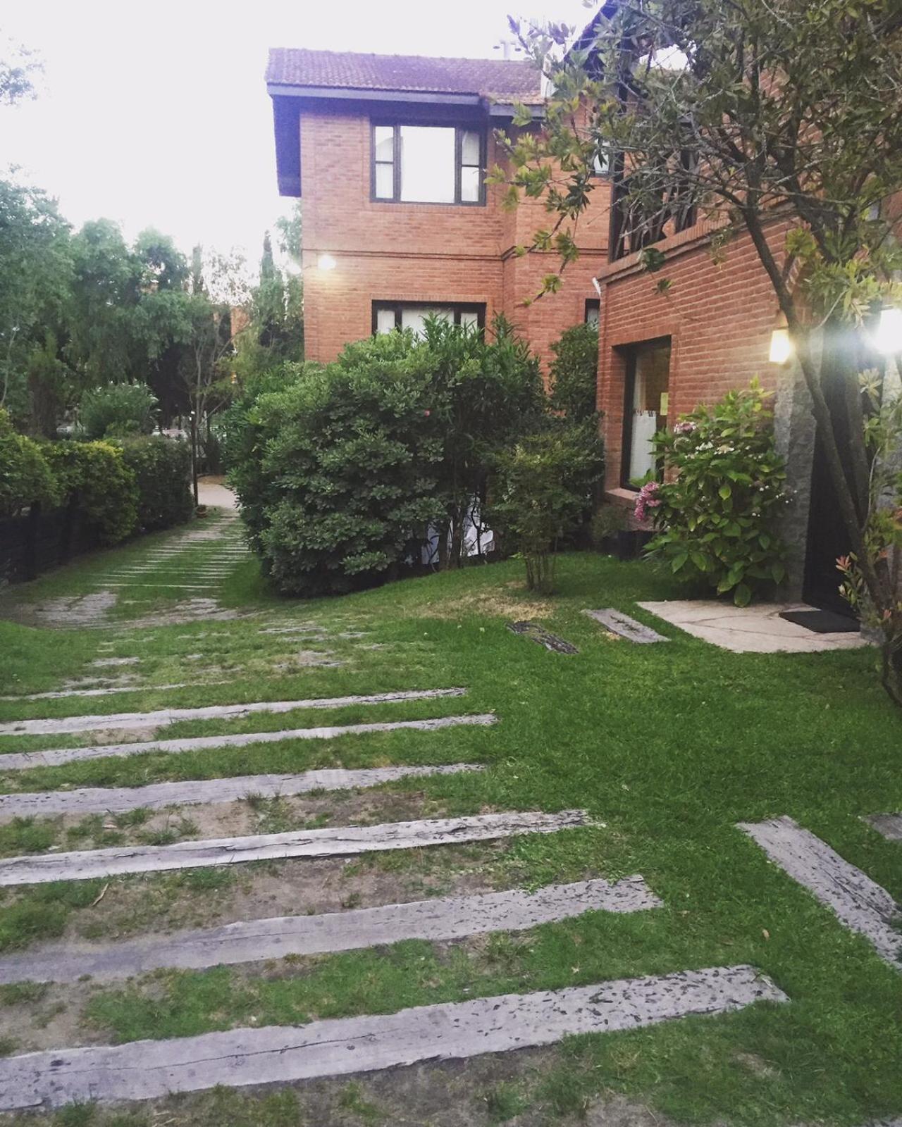 DUPLEX Casa 100 m2 CARILO HOUSE Complejo Residencial Sin Serv