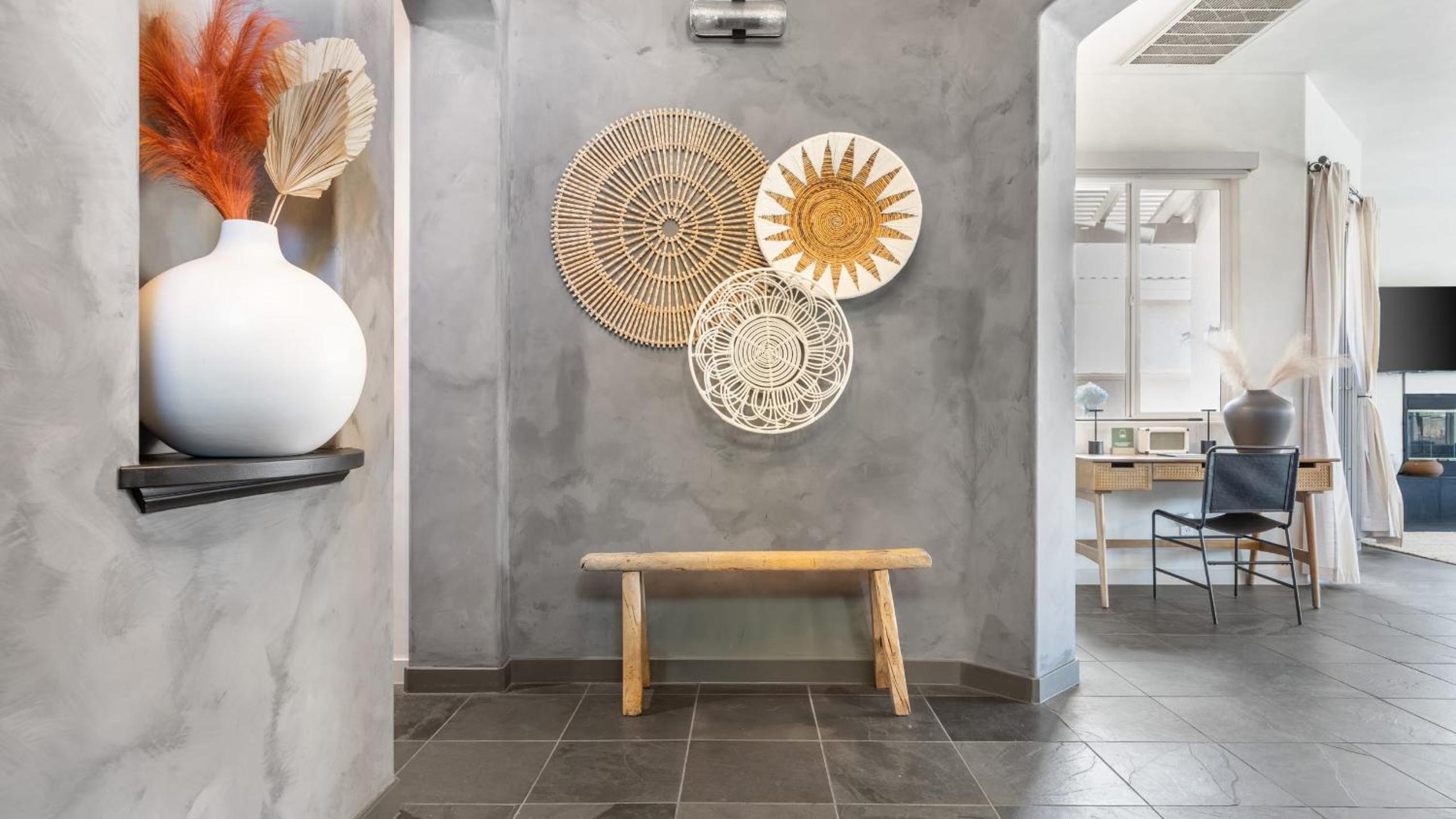 Designer Desert Oasis w Pool Hot Tub Outdoor Lounge The Riley by AvantStay