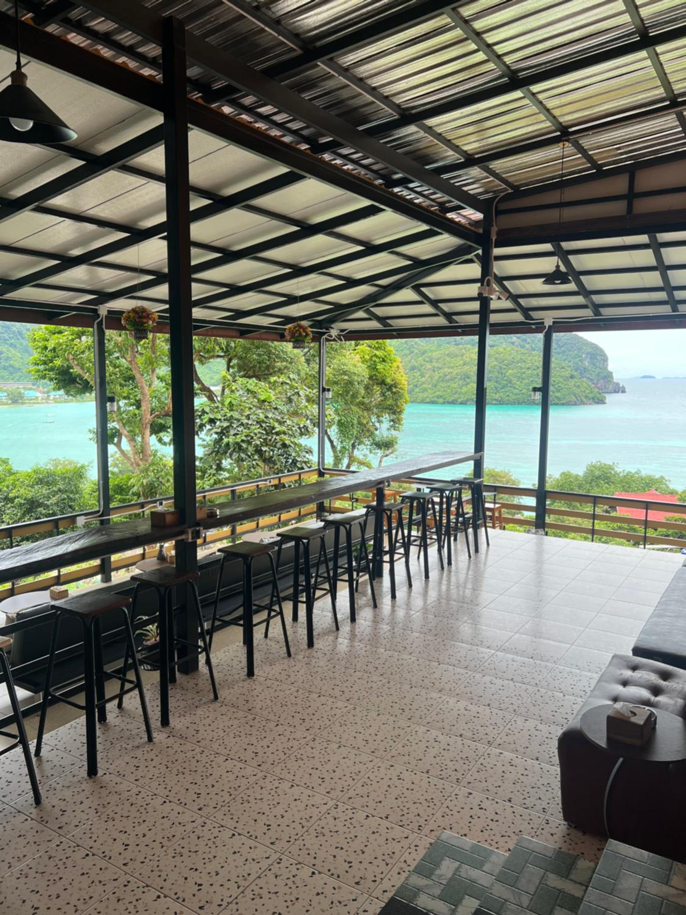 The view Hostel