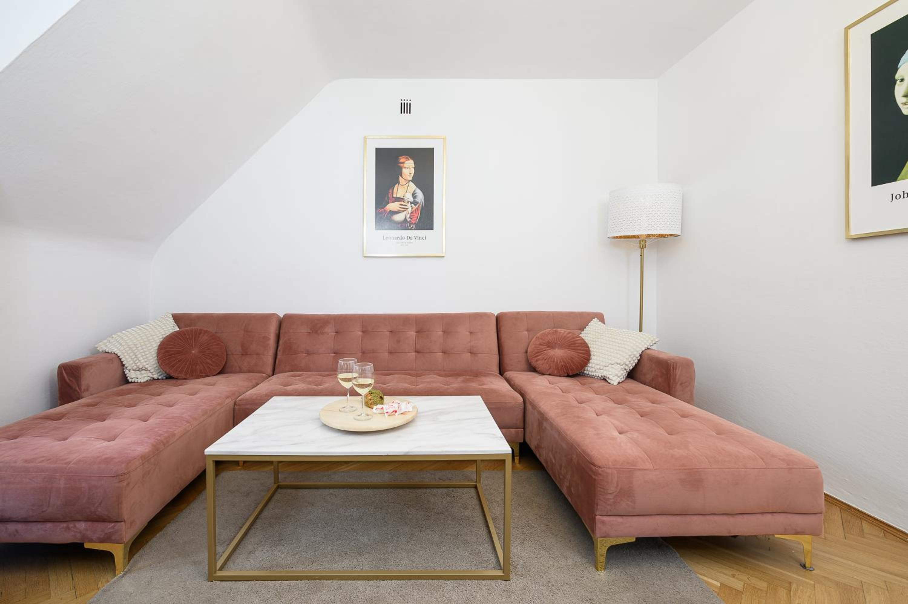 Lumina spacious apartments in the Old Town