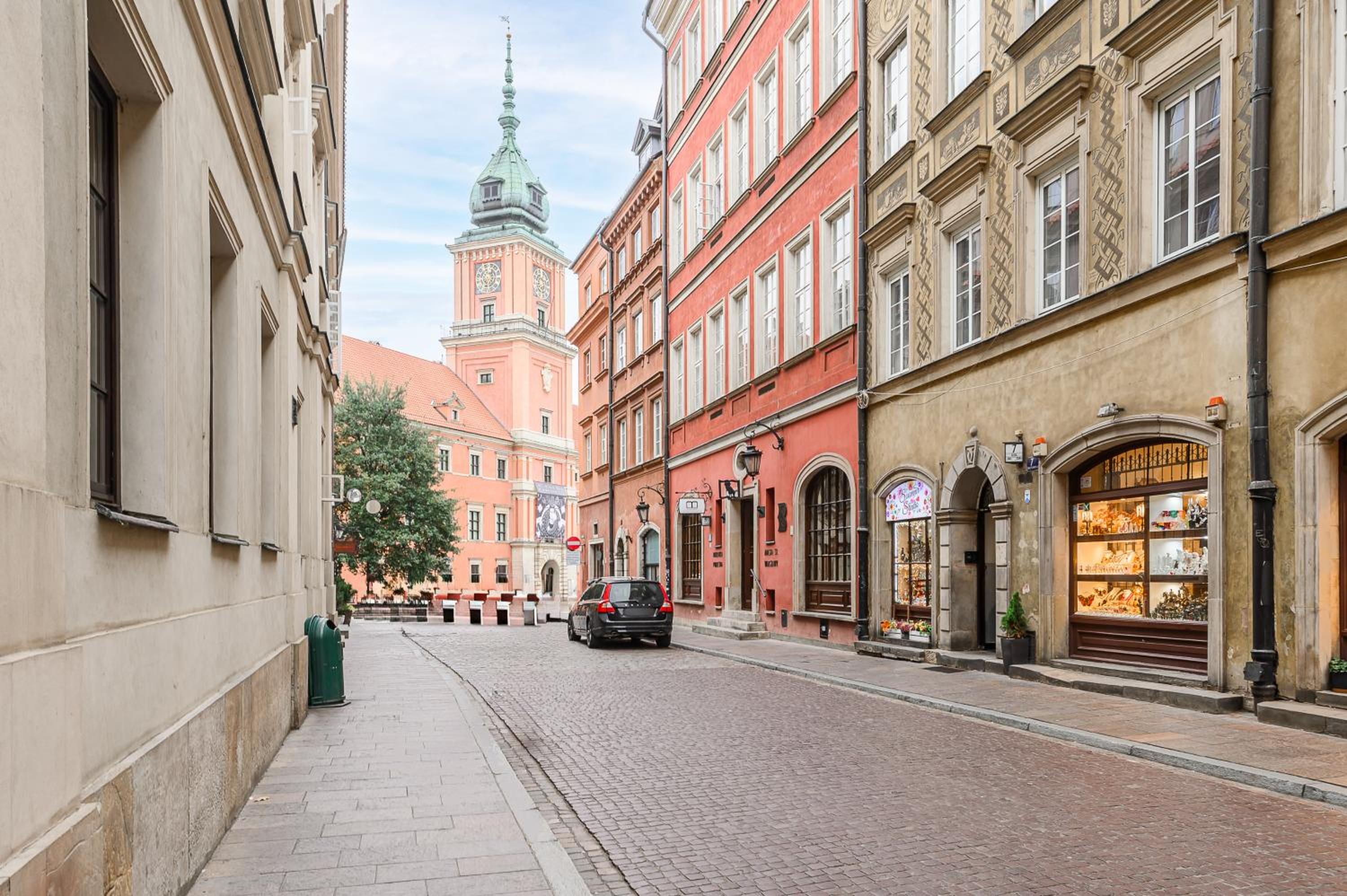 Lumina spacious apartments in the Old Town