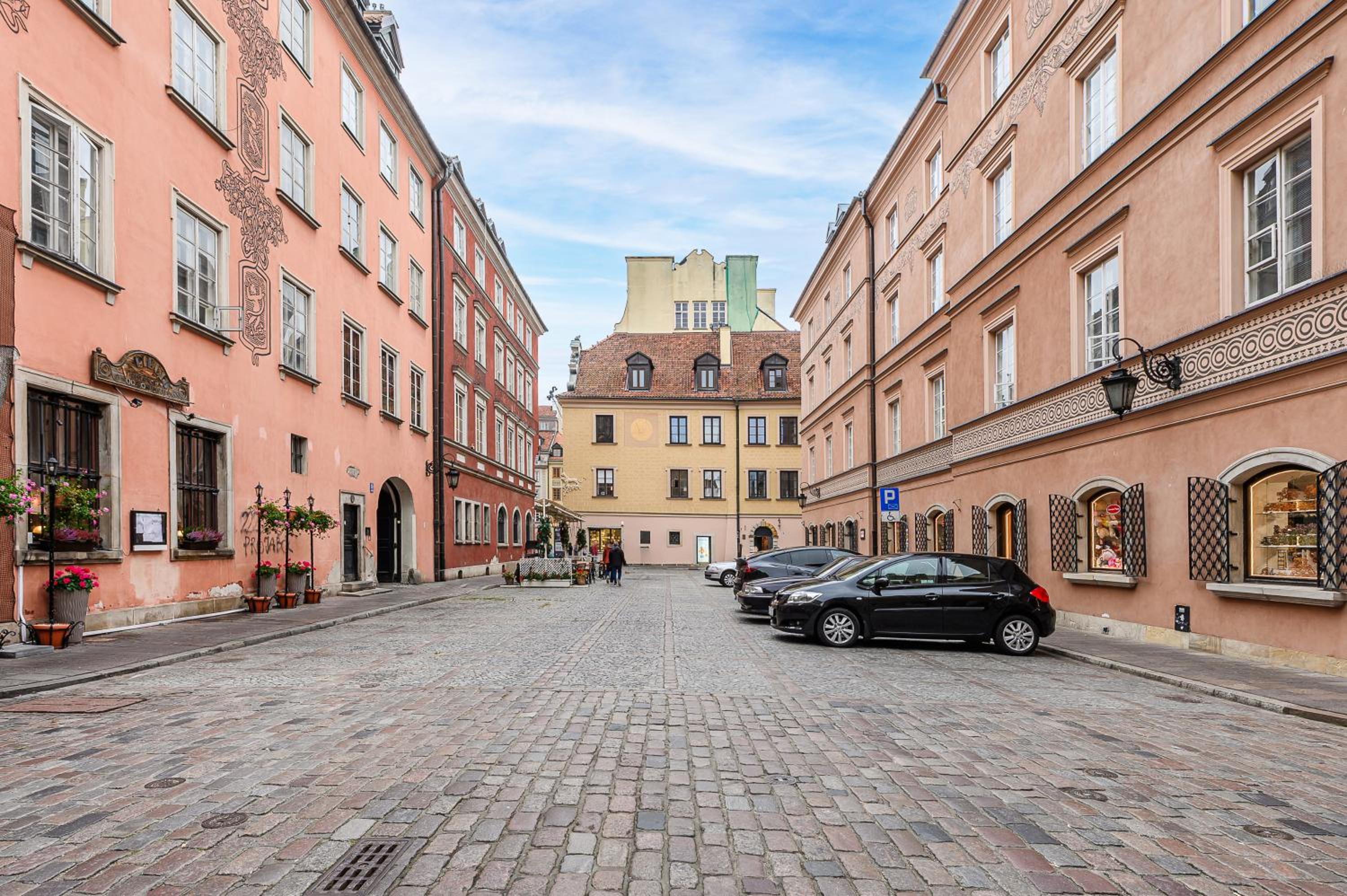 Lumina spacious apartments in the Old Town