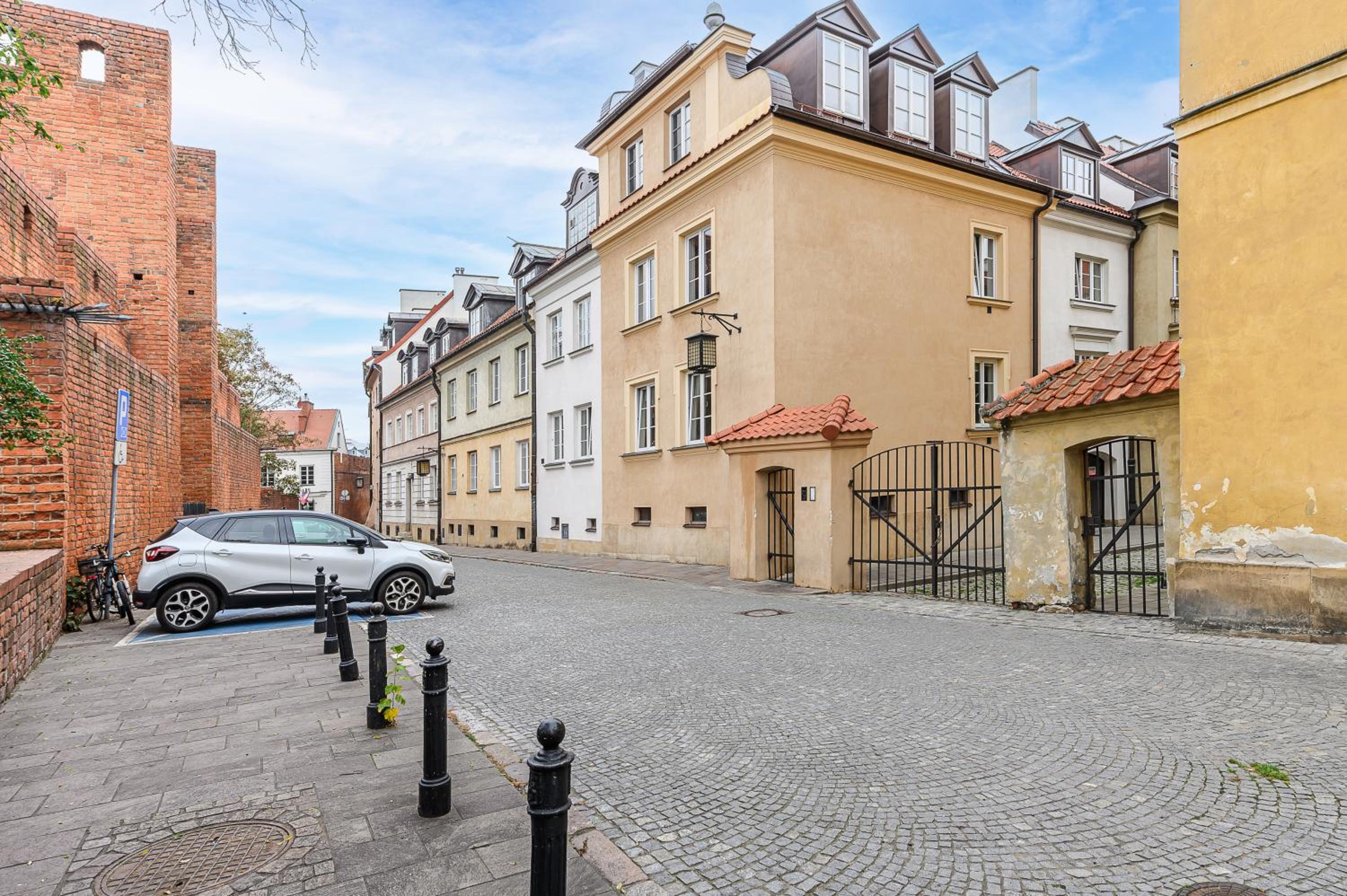 Lumina spacious apartments in the Old Town
