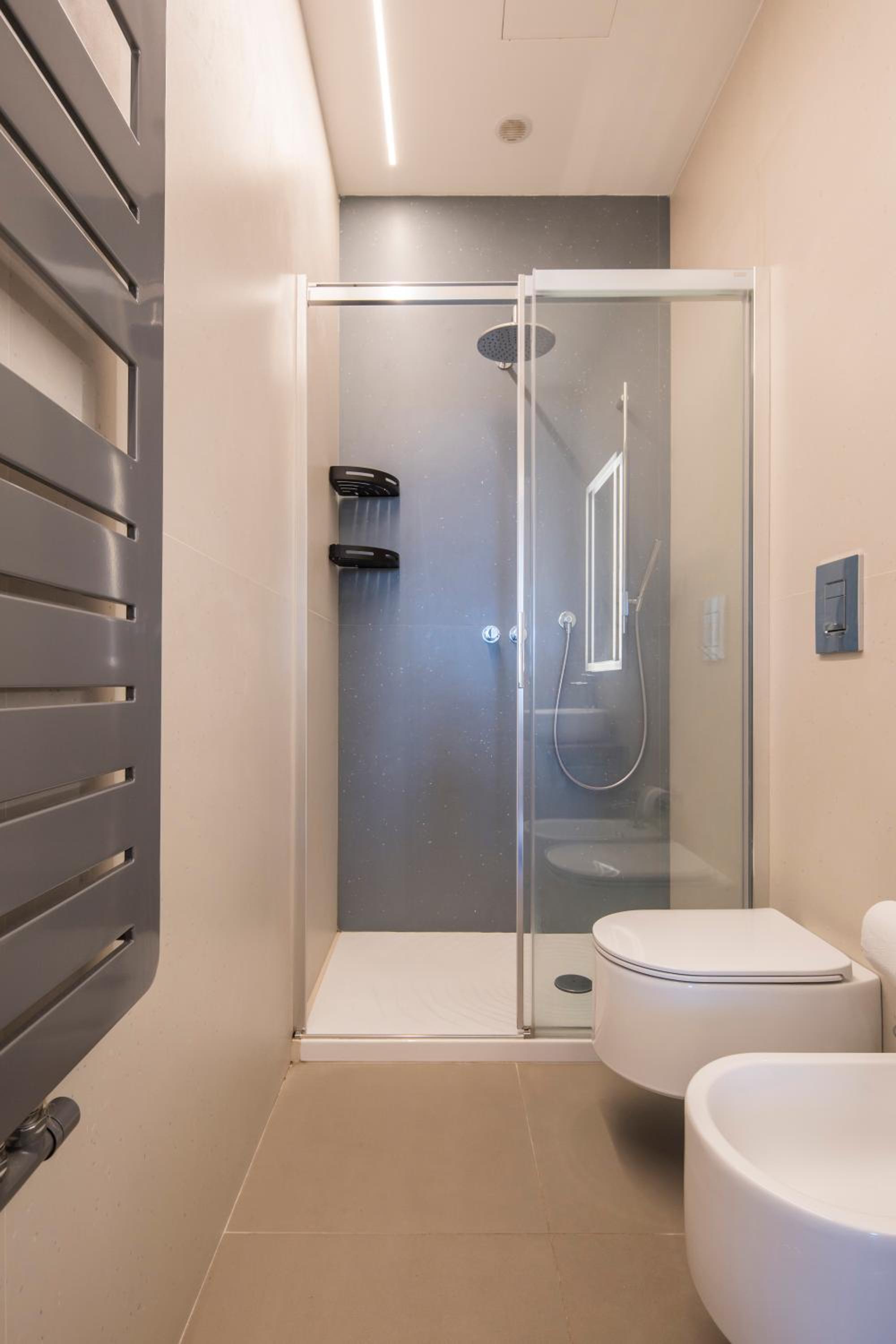 Crescent Luxury Retreat - Seafront Apartments