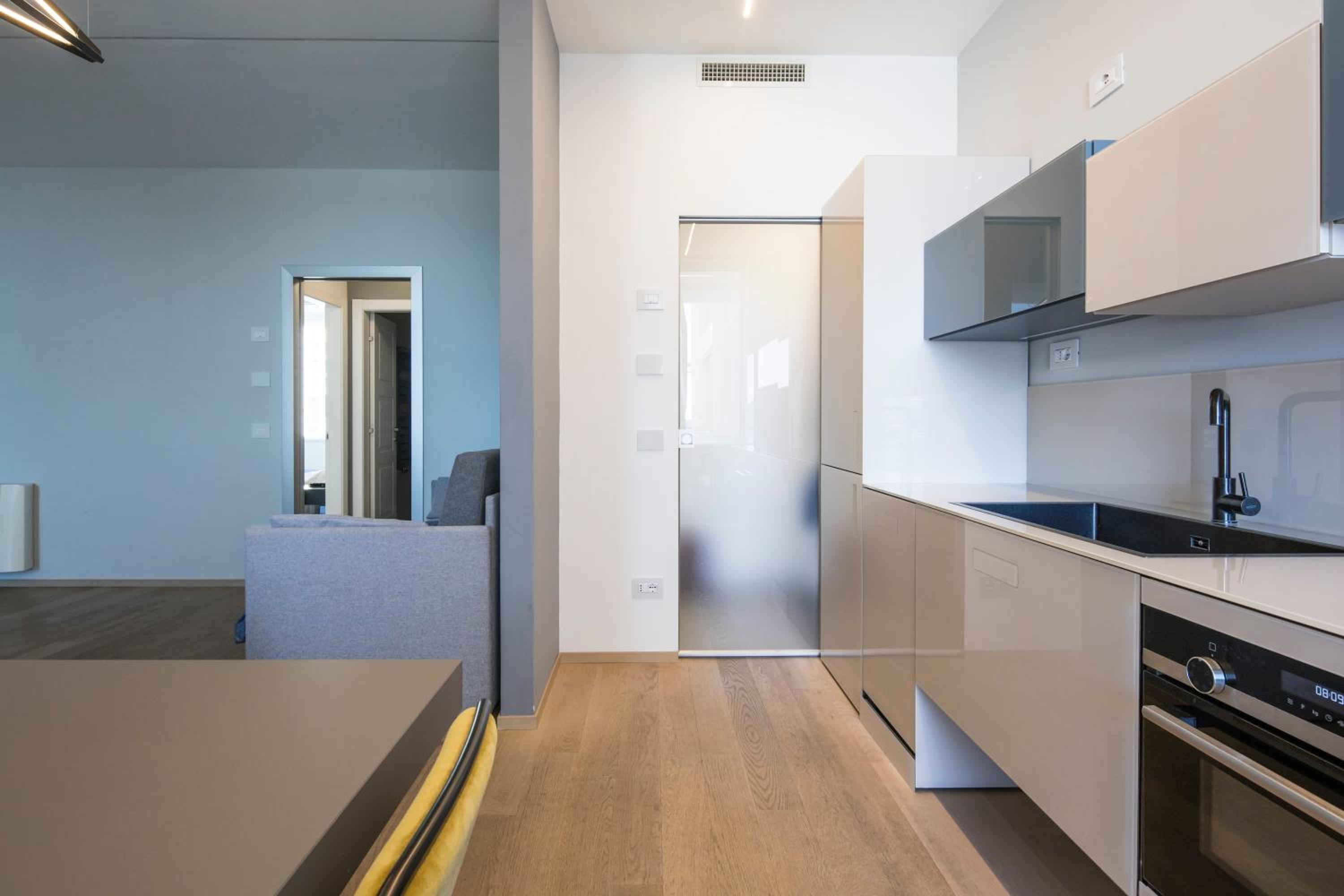 Crescent Luxury Retreat - Seafront Apartments