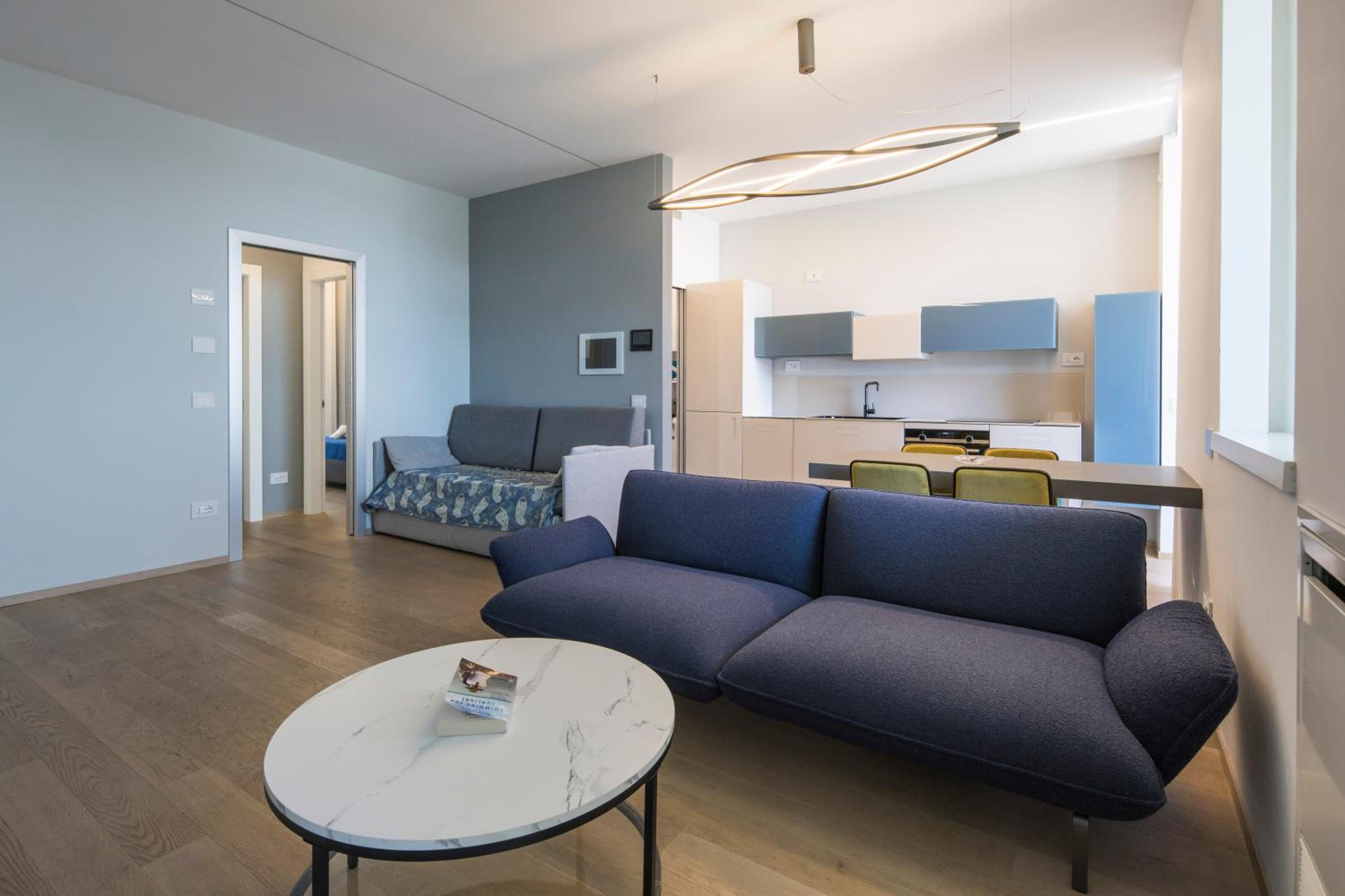 Crescent Luxury Retreat - Seafront Apartments