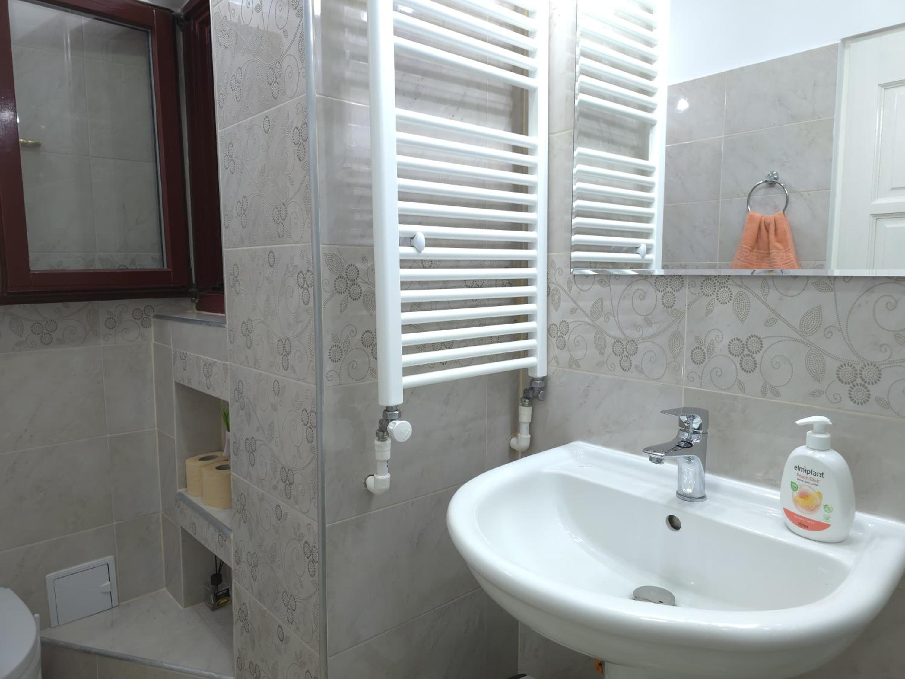Suvenir Chic, a Fusion of Modern, Elegance and Harmony