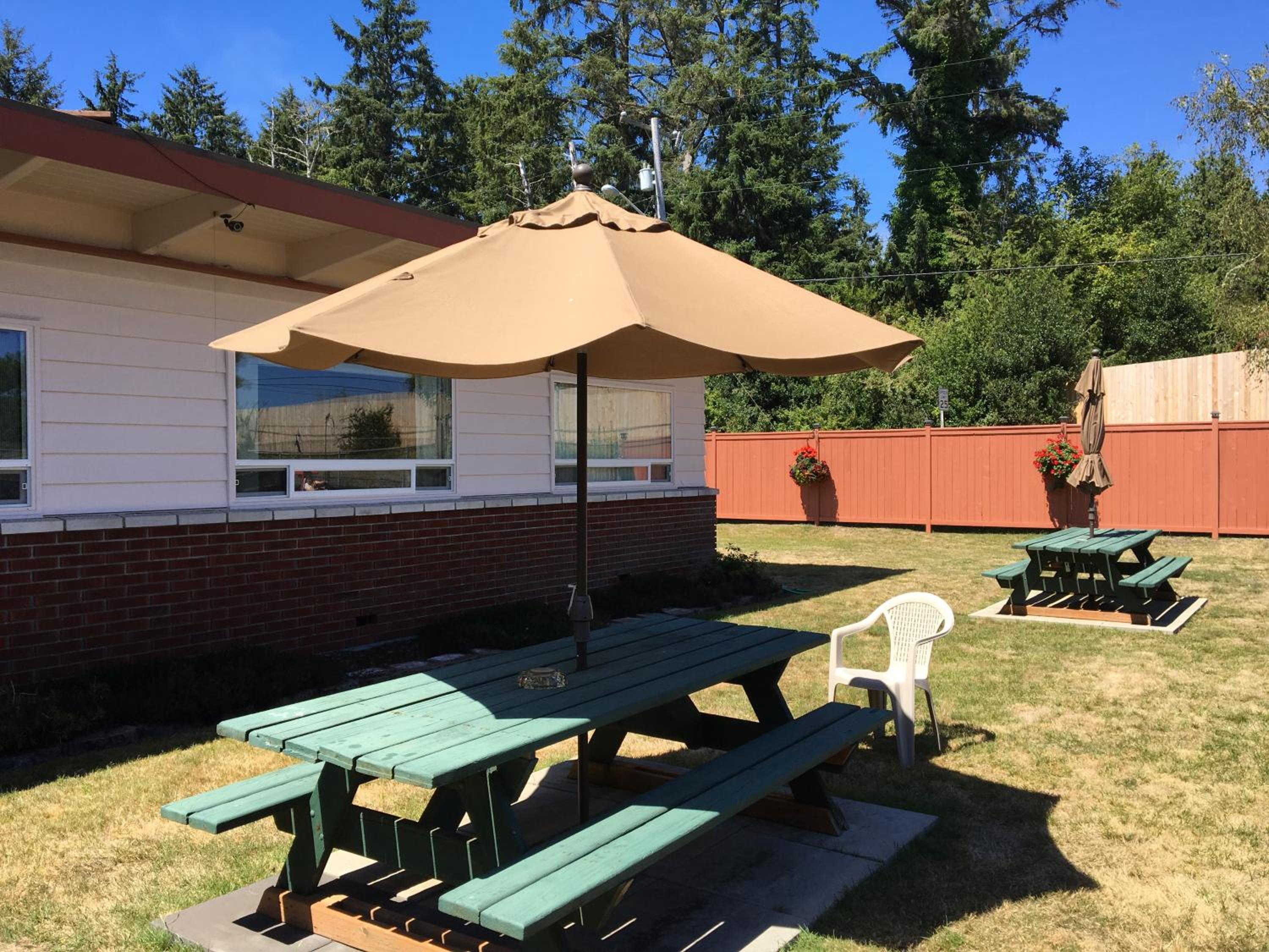 Breakers Boutique Inn