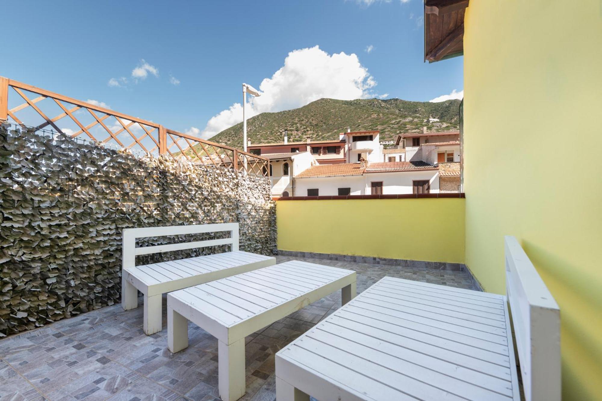 White Lion SURF & MINE GUESTHOUSE