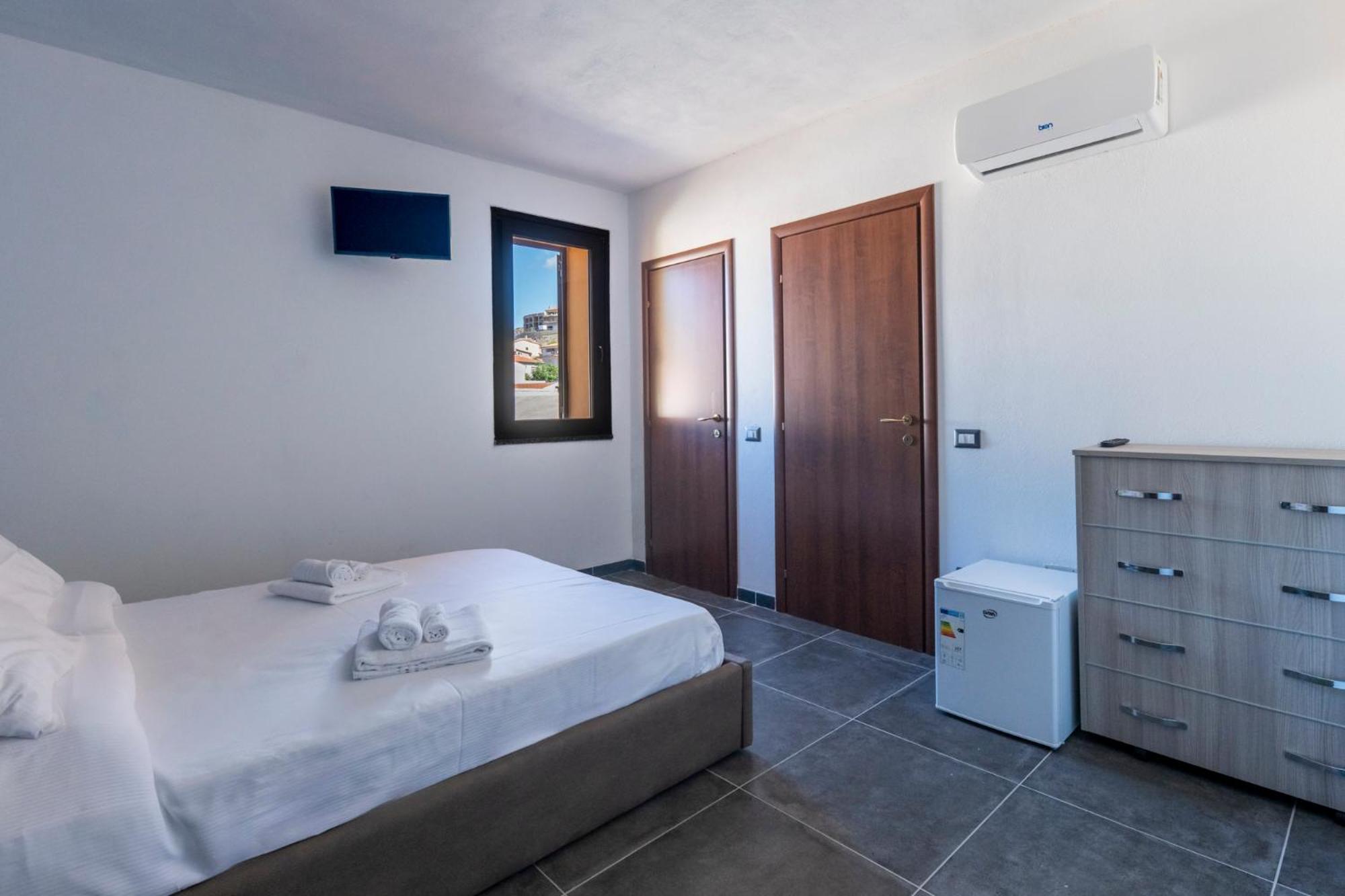White Lion SURF & MINE GUESTHOUSE