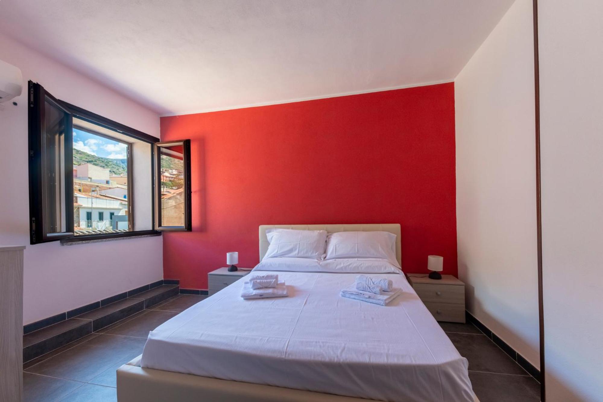 White Lion SURF & MINE GUESTHOUSE