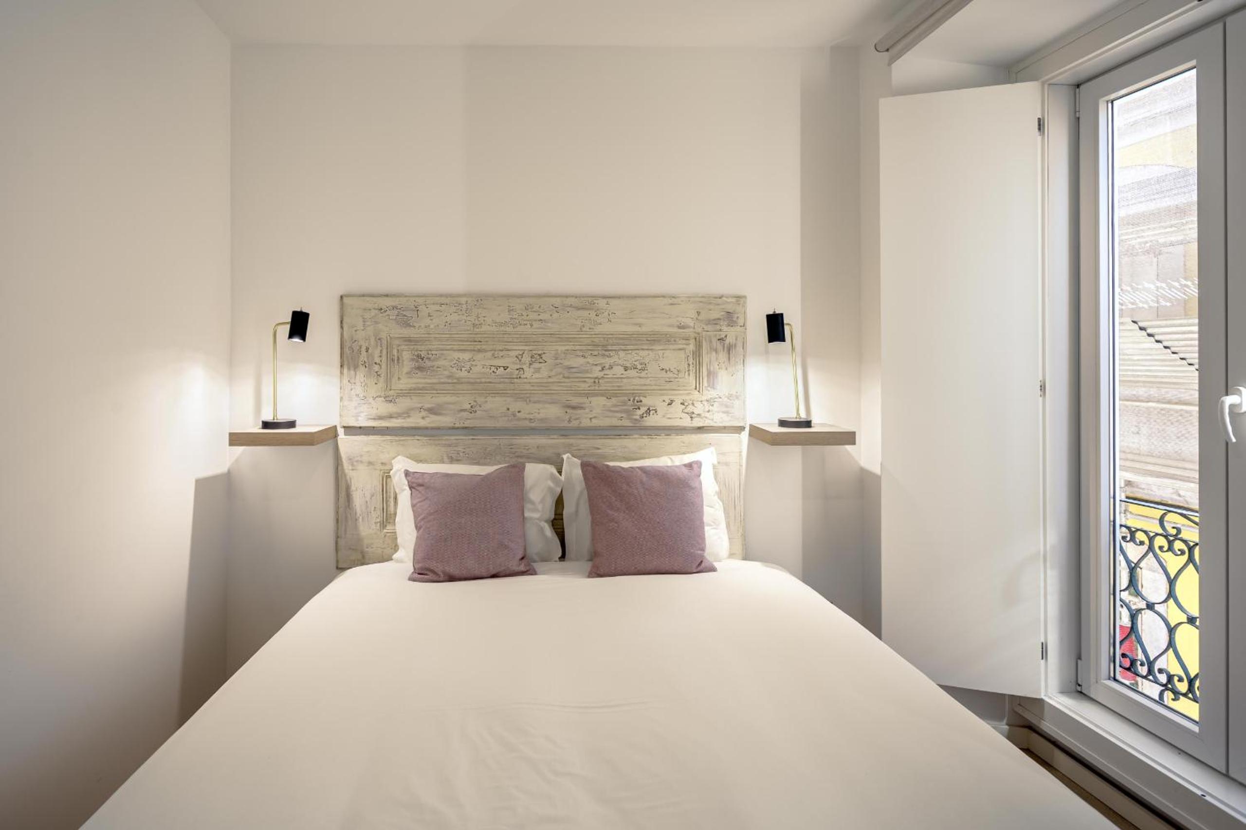 Downtown Modern Apartments by Homing