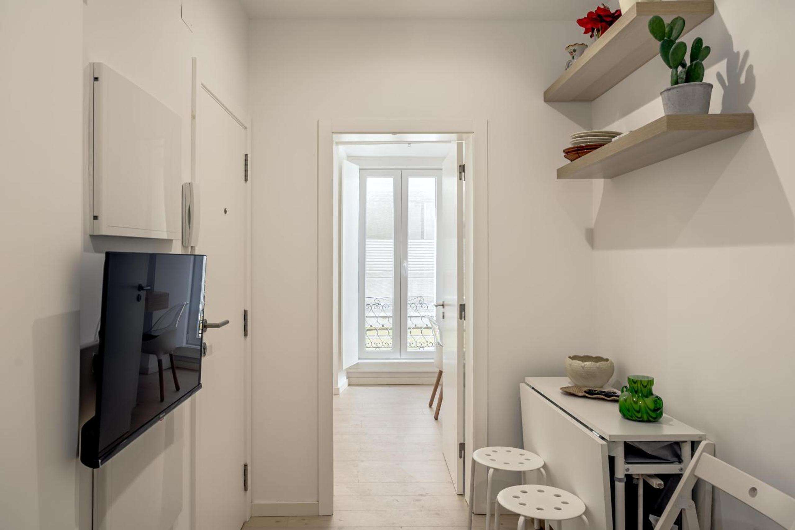 Downtown Modern Apartments by Homing