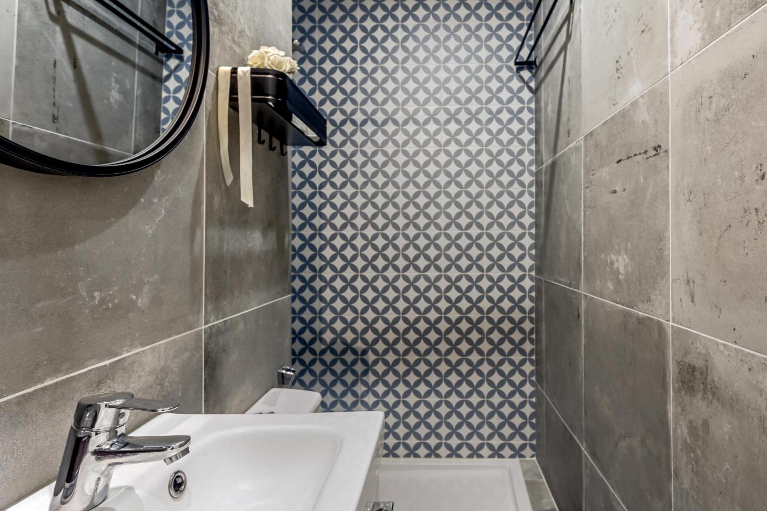 Downtown Modern Apartments by Homing