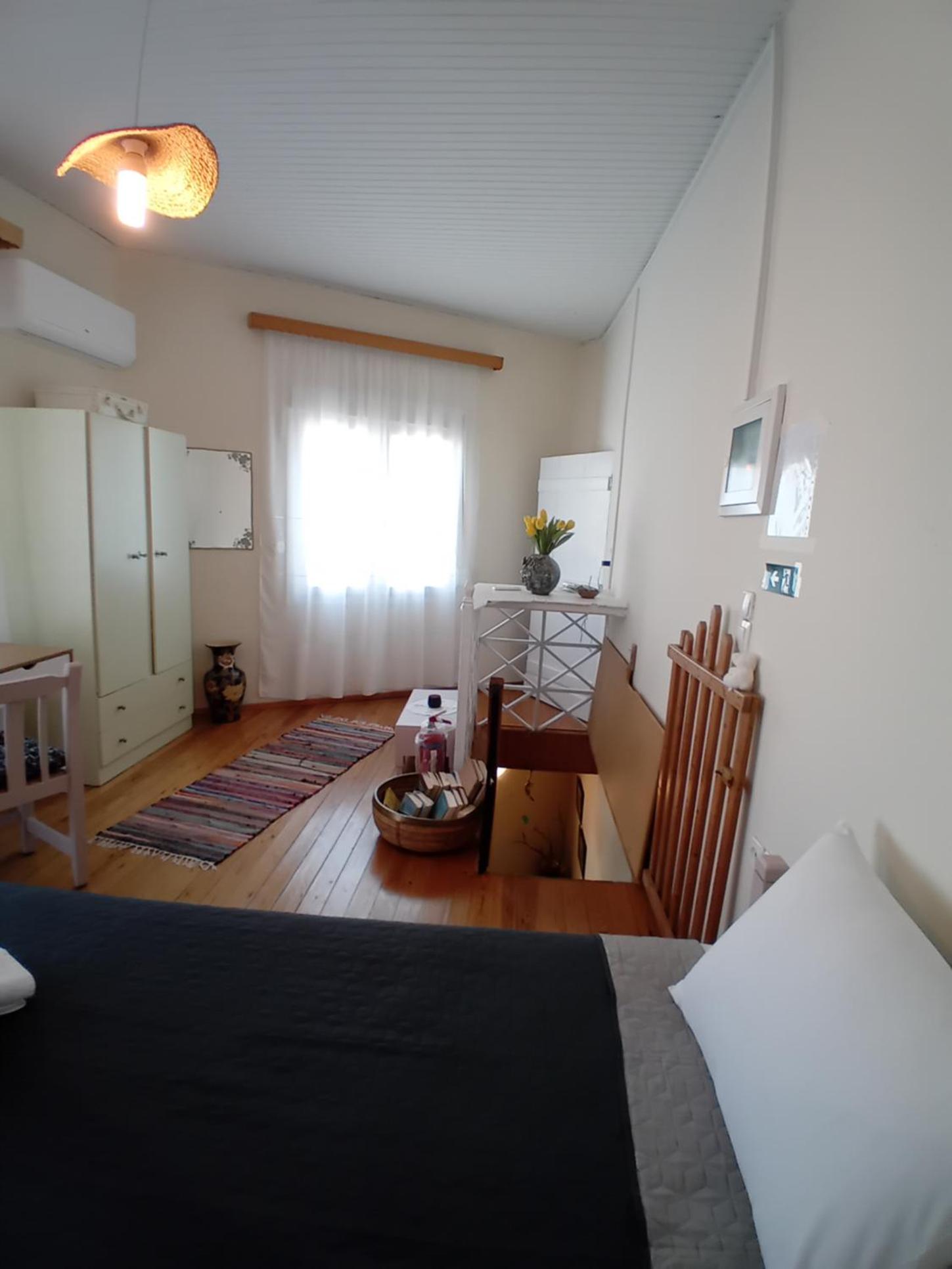 Mesorizi - Ancestral Home, Modern Stay