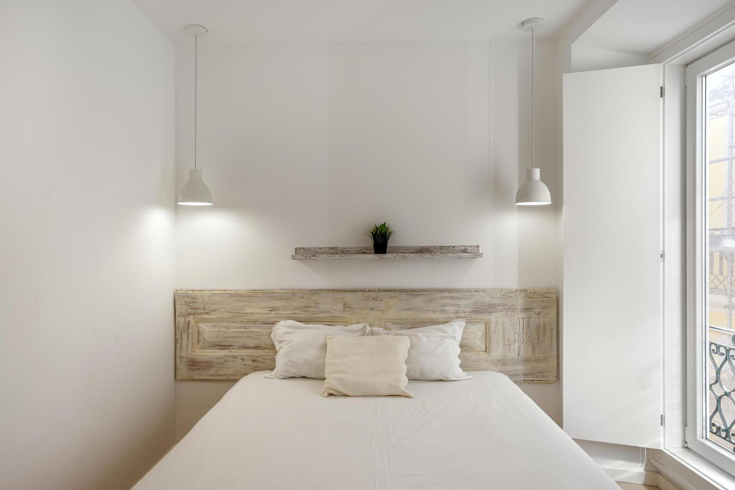 Downtown Modern Apartments by Homing