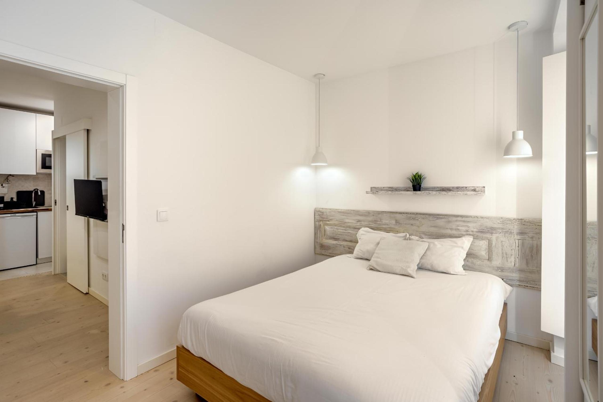 Downtown Modern Apartments by Homing
