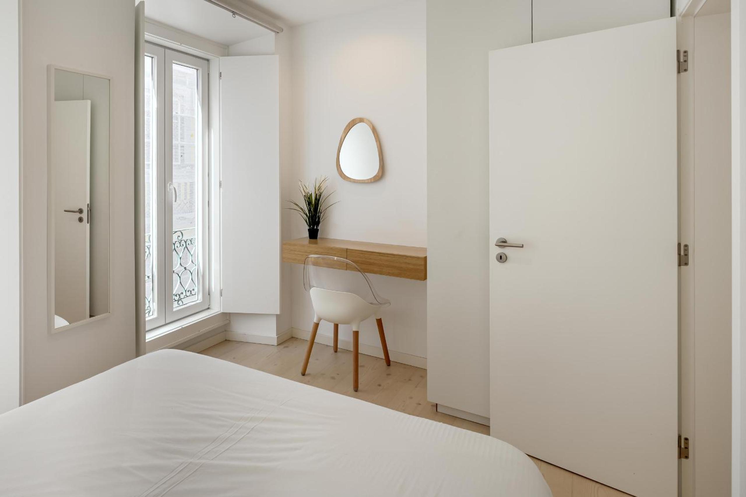 Downtown Modern Apartments by Homing