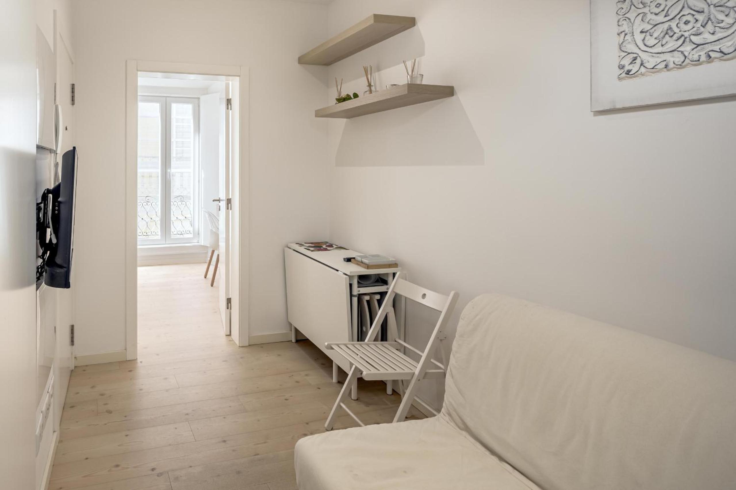 Downtown Modern Apartments by Homing