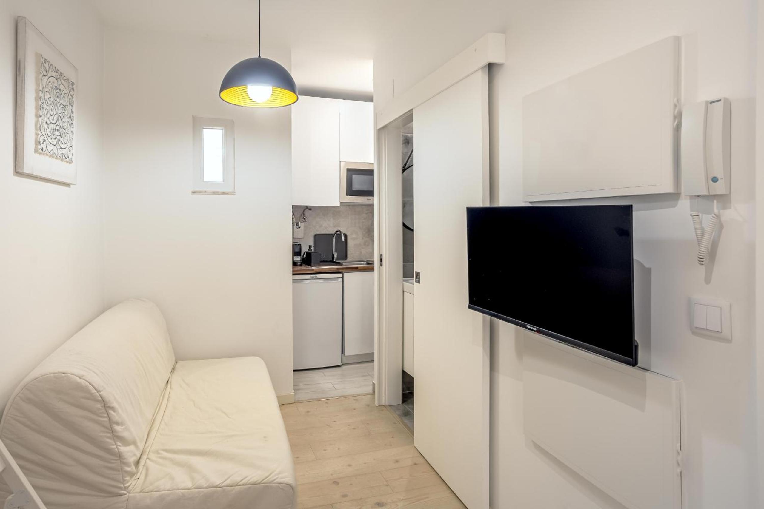 Downtown Modern Apartments by Homing