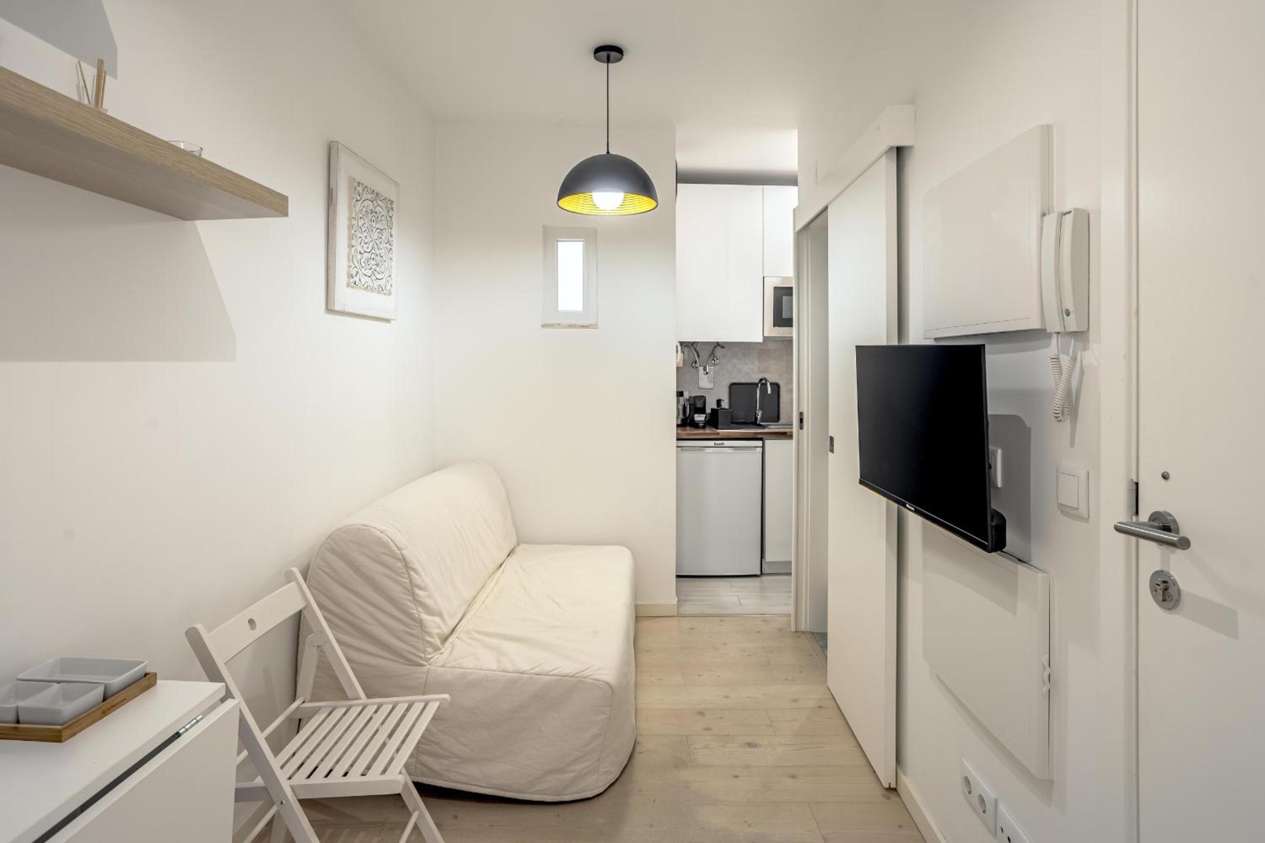 Downtown Modern Apartments by Homing