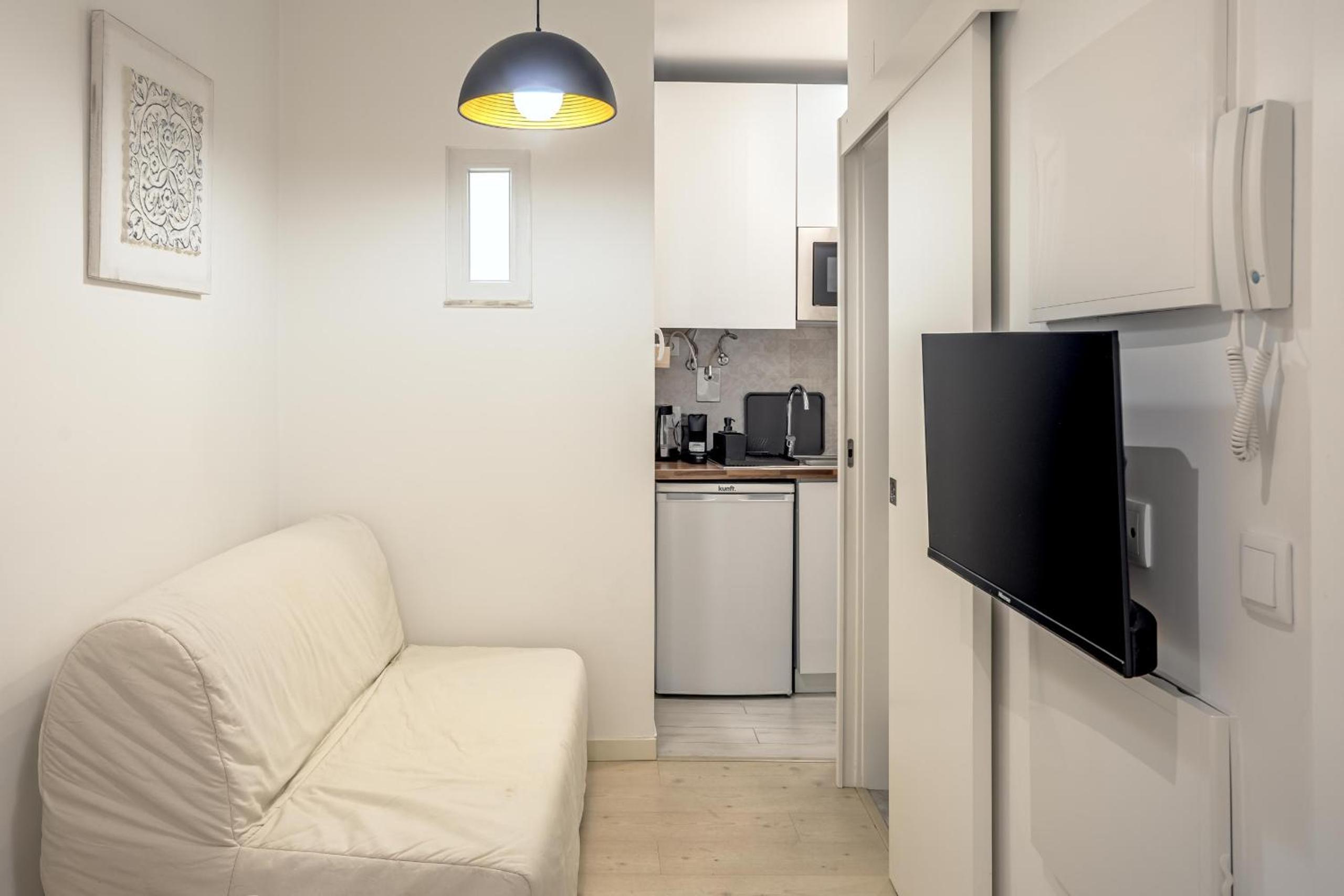 Downtown Modern Apartments by Homing