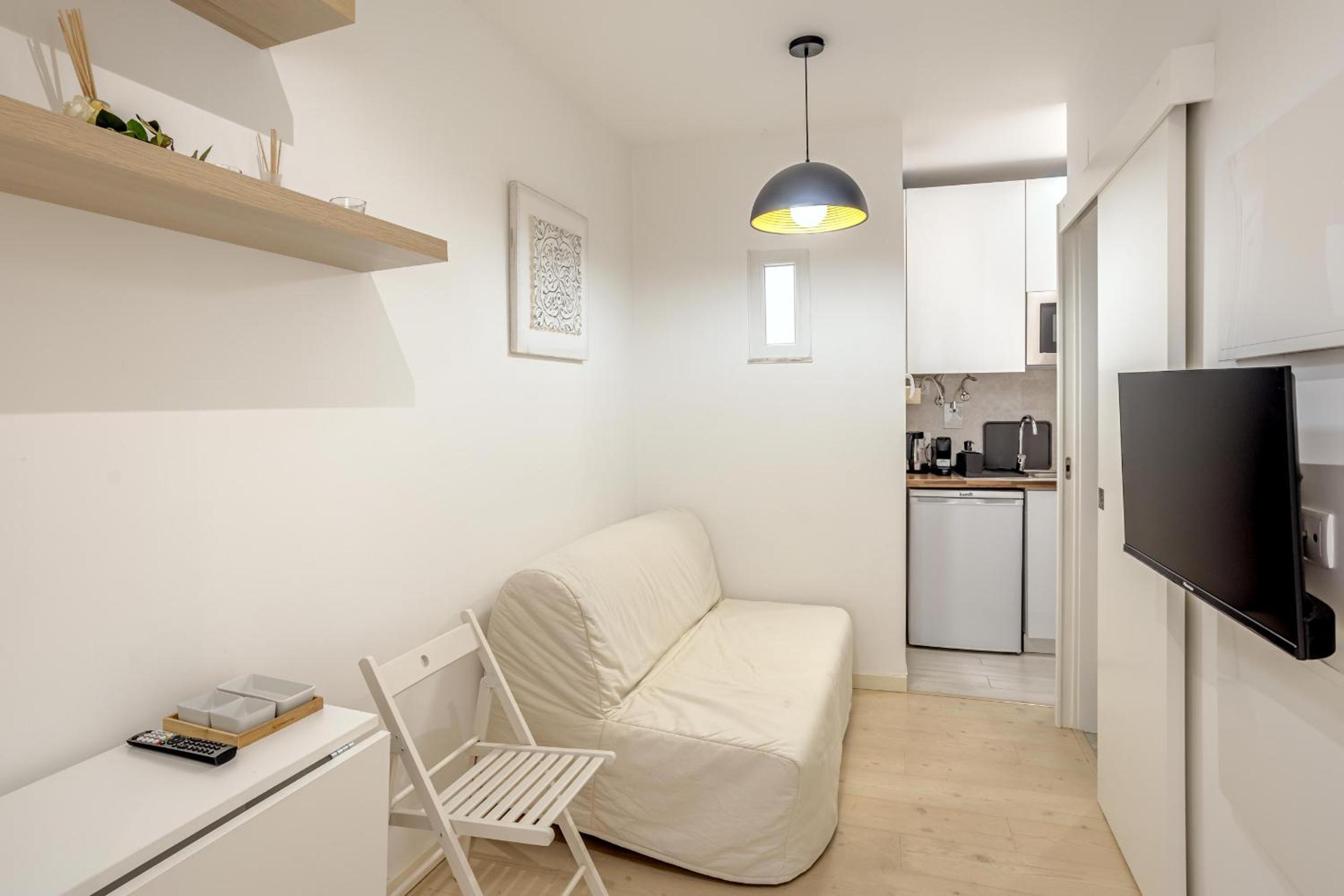 Downtown Modern Apartments by Homing